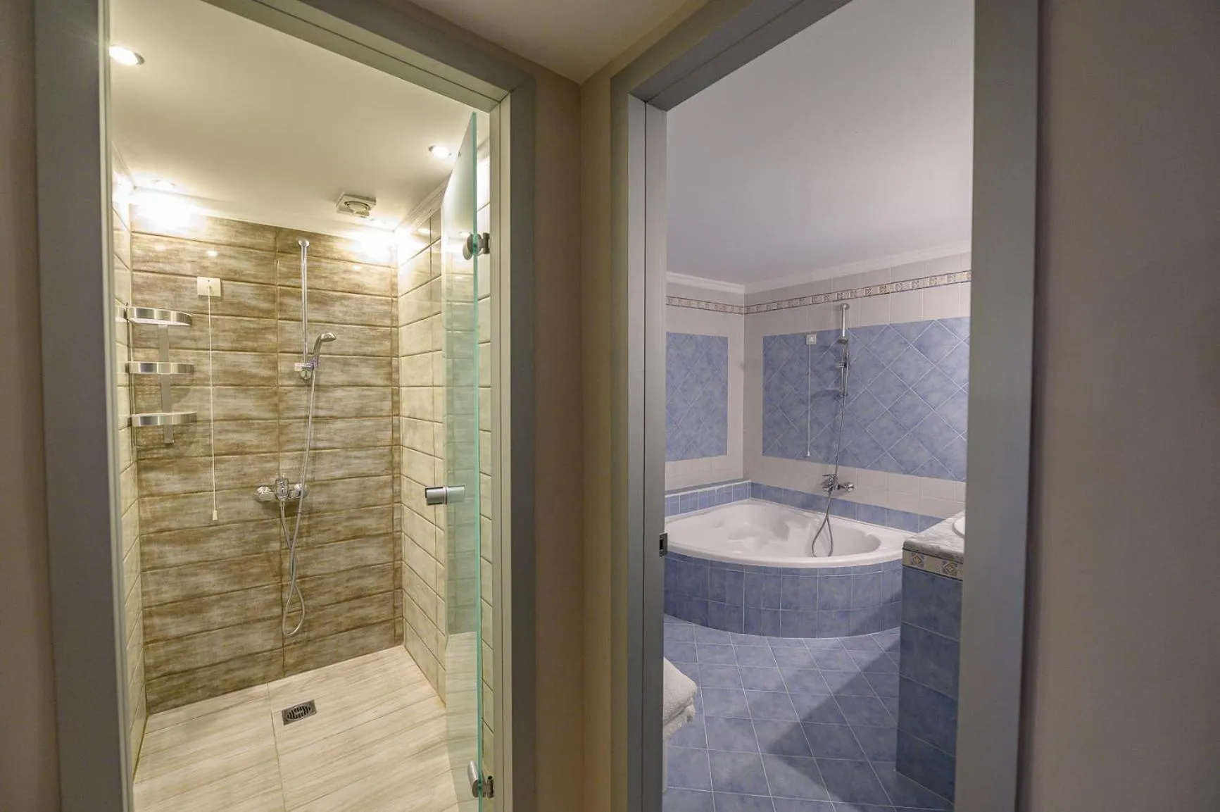 Shower in Hotel Europa Olympia