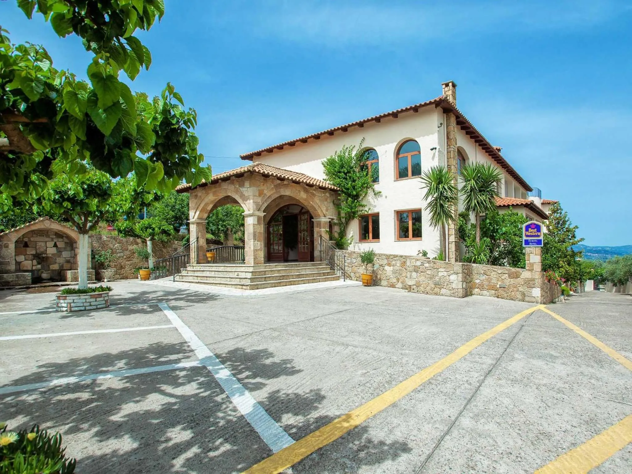 Facade/entrance in Hotel Europa Olympia