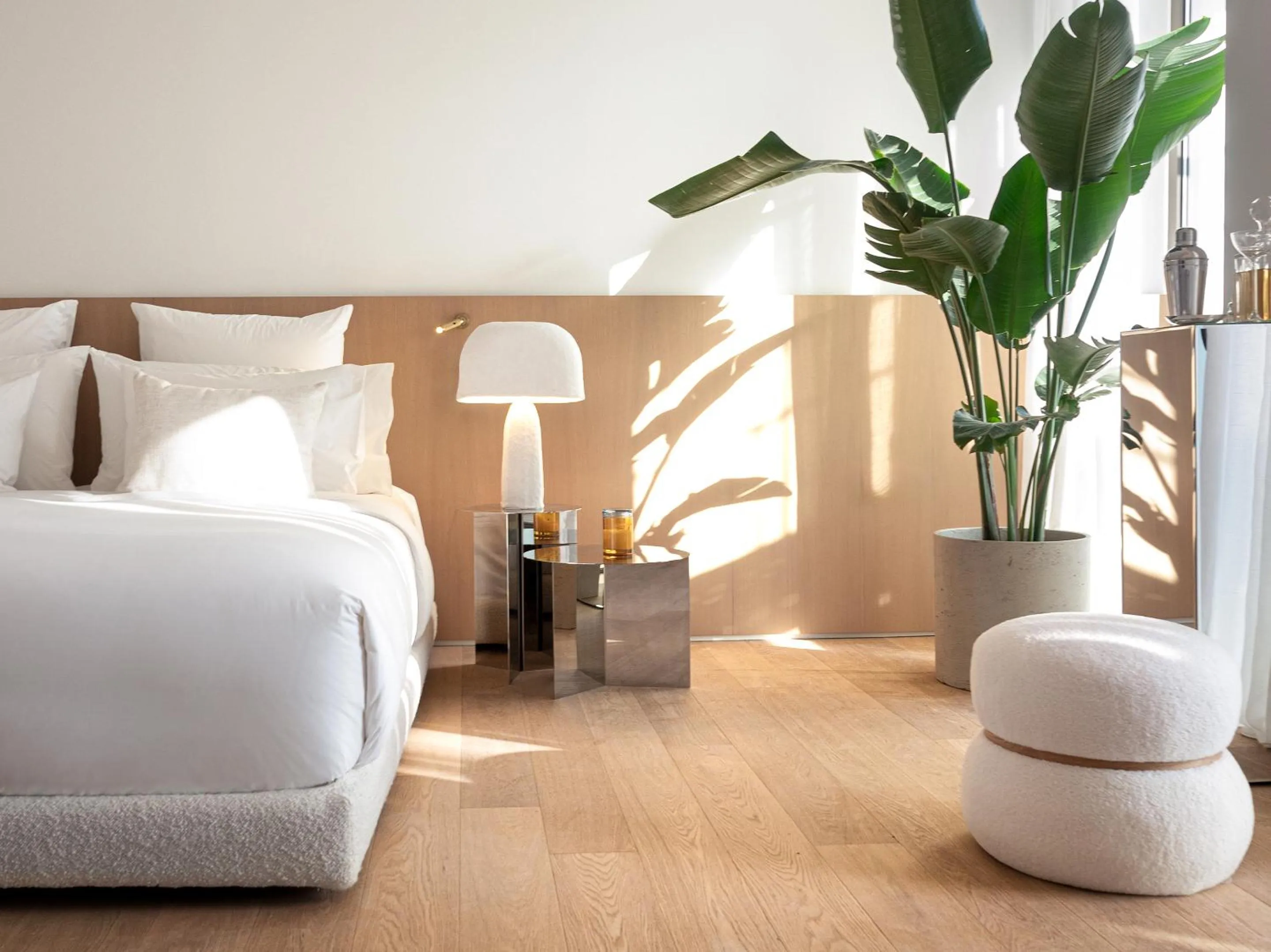 Photo of the whole room, Bed in Vouliagmeni Suites