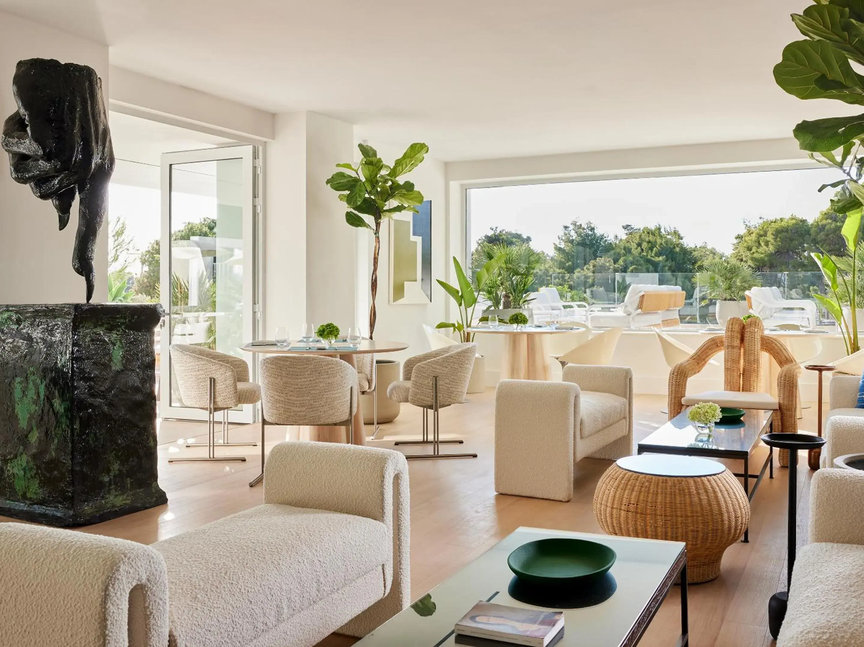 Restaurant/places to eat in Vouliagmeni Suites Restaurant/places to eat in Vouliagmeni Suites