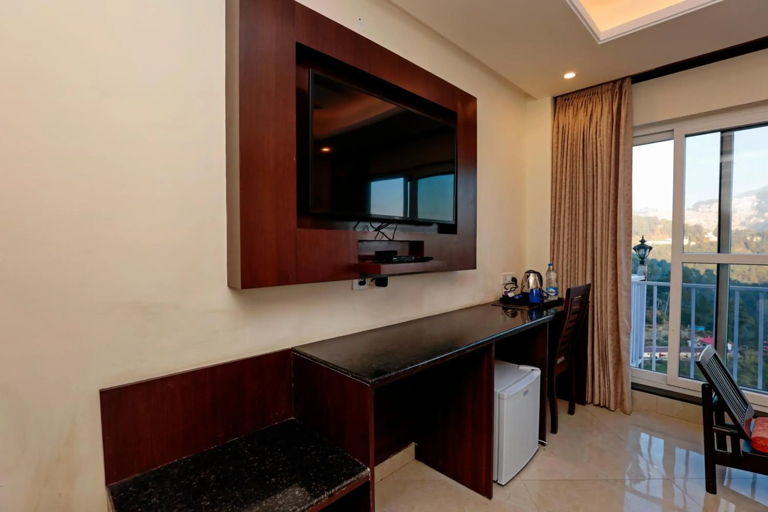 Standard Queen Room - single occupancy in Meraki shimla Standard Queen Room - single occupancy in Meraki shimla