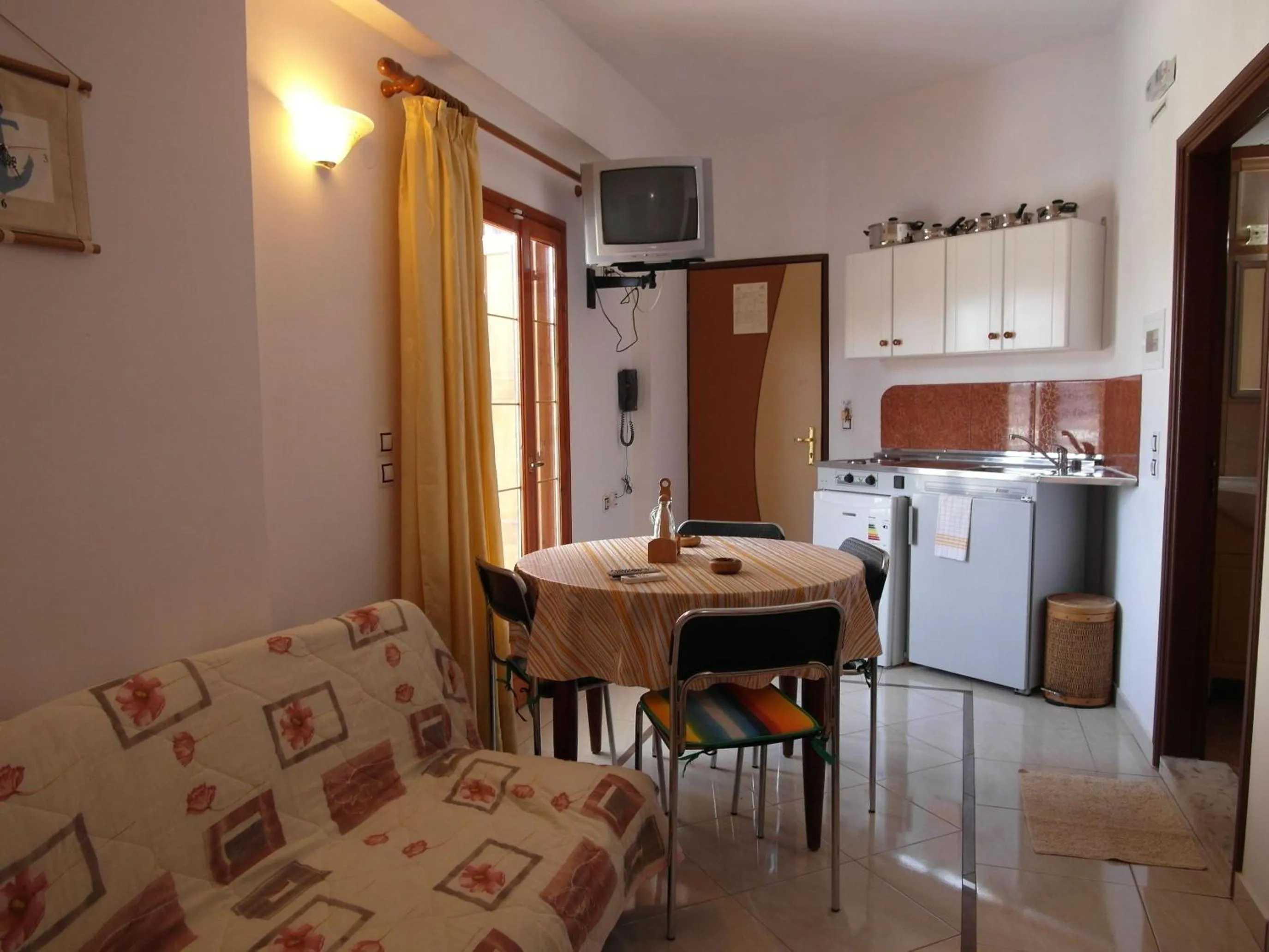 Kitchen or kitchenette in Sun City