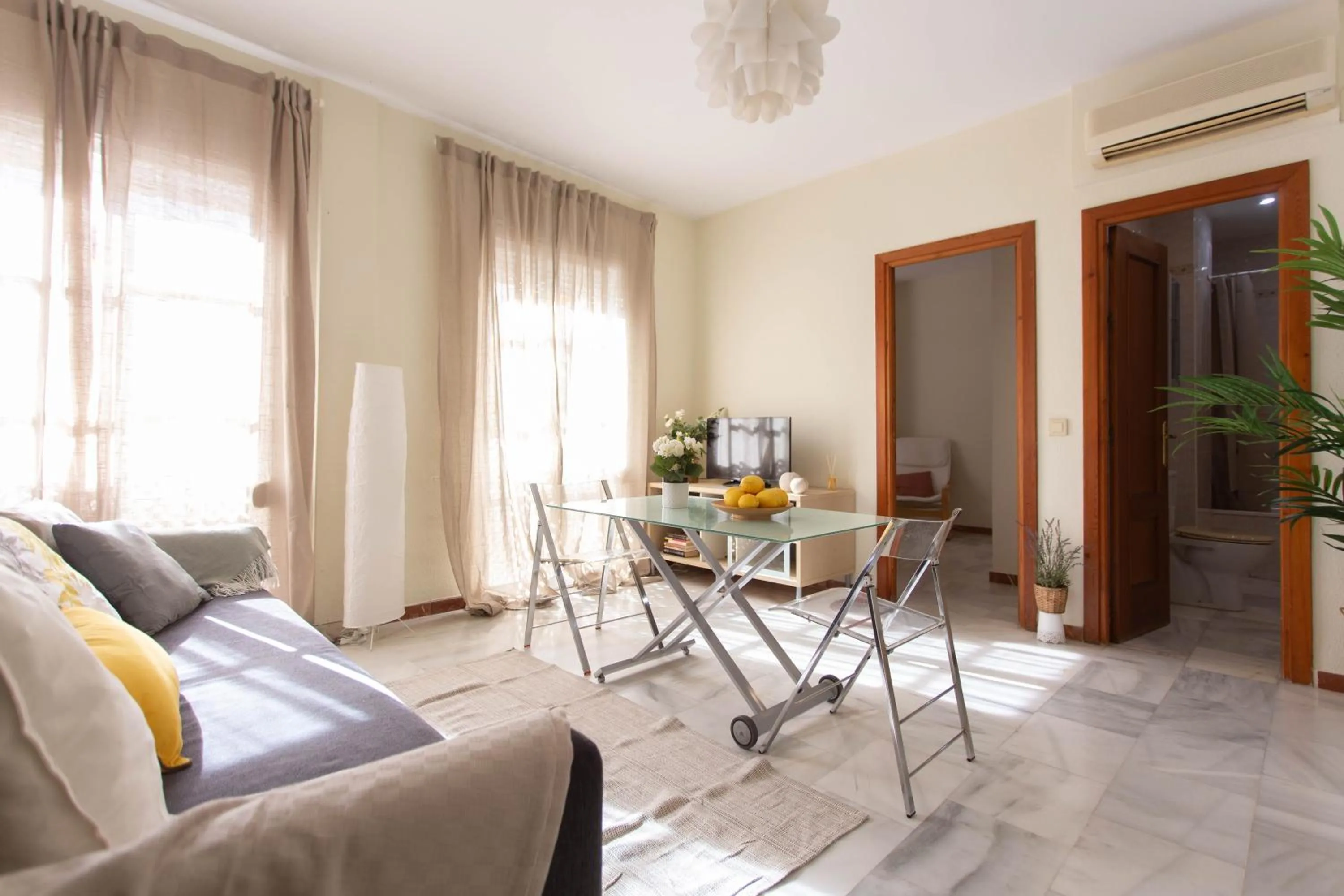 Living room in Cristo de Burgos 15