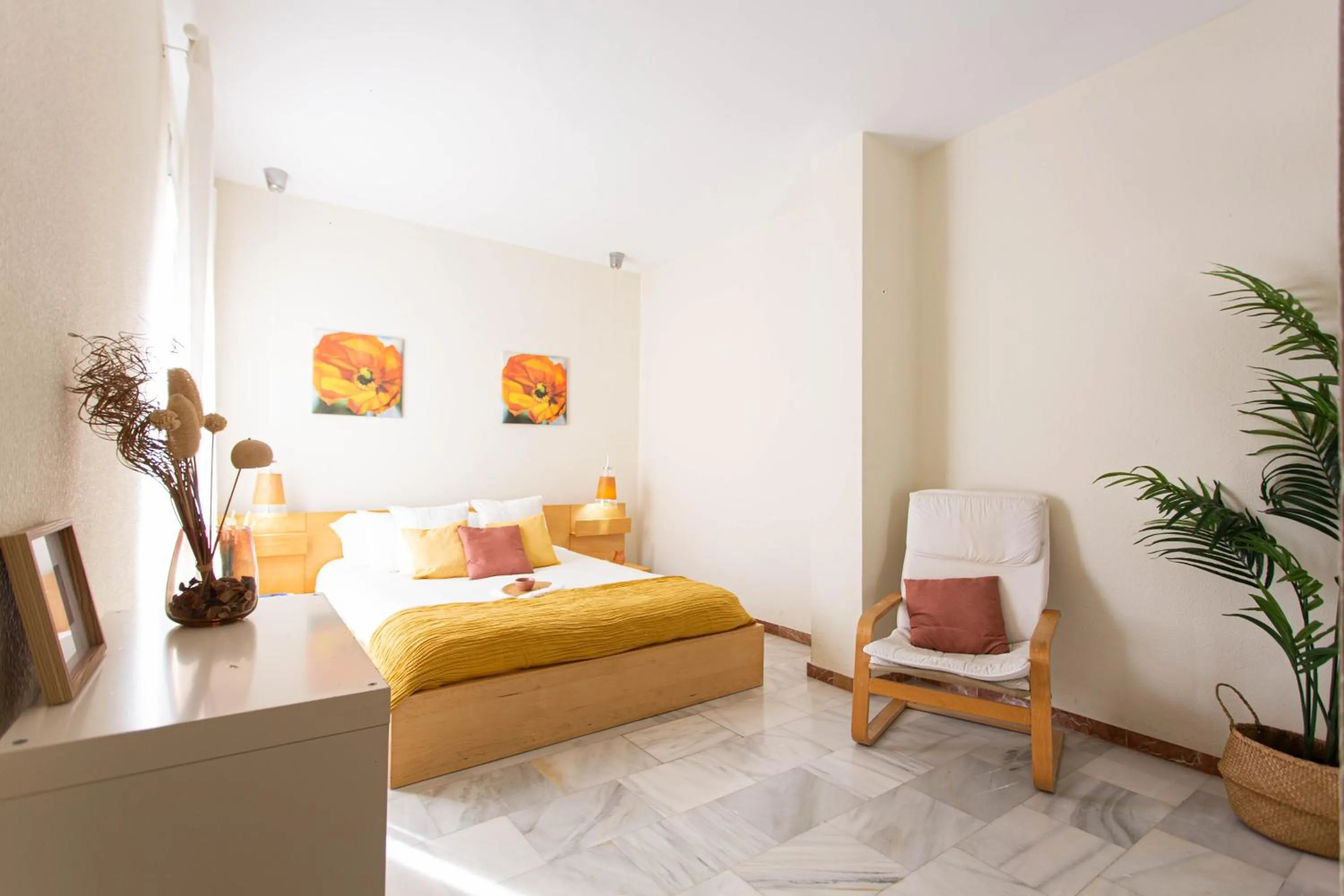 Bedroom, Bed in Cristo de Burgos 15