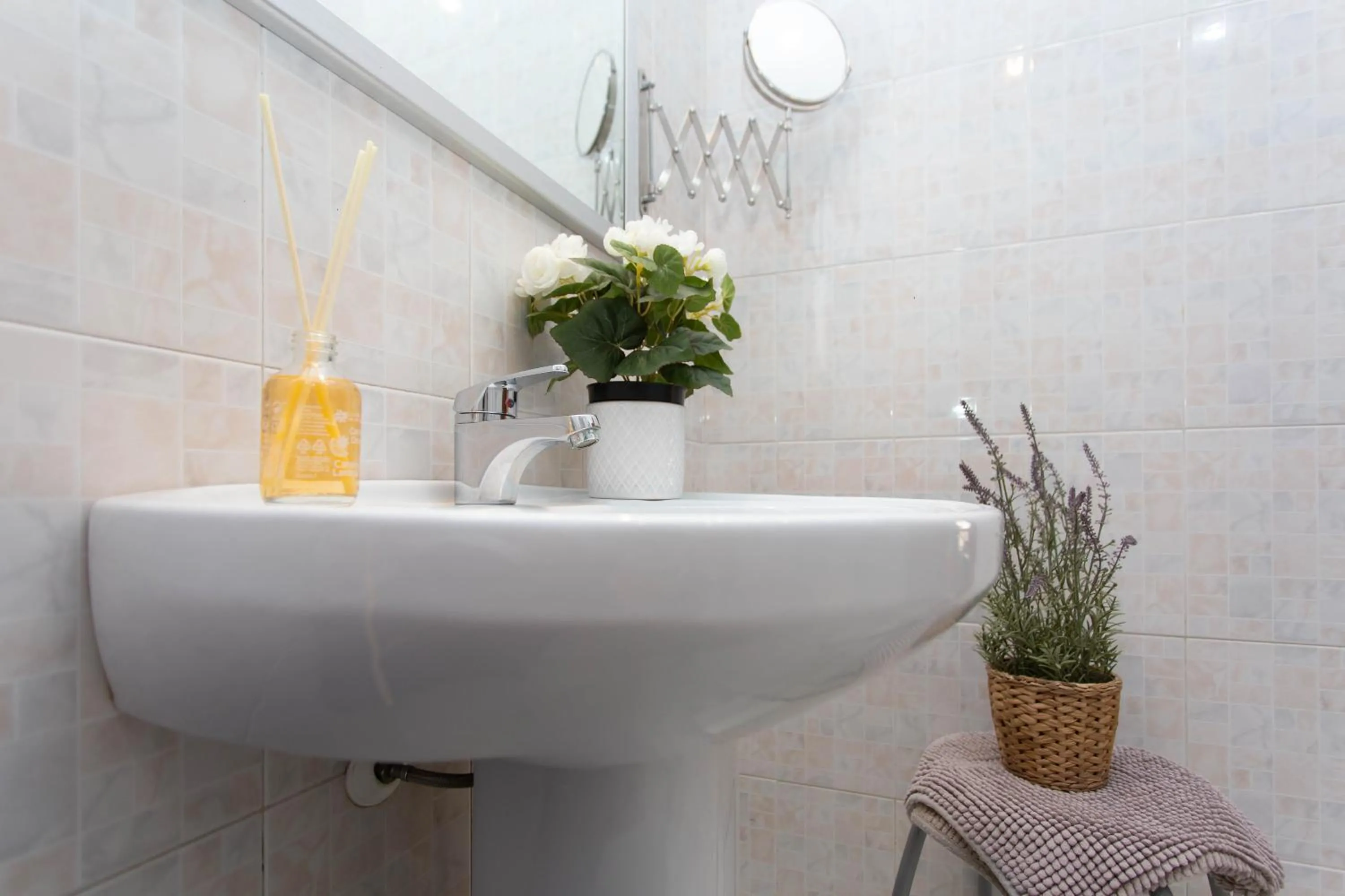 Bathroom in Cristo de Burgos 15