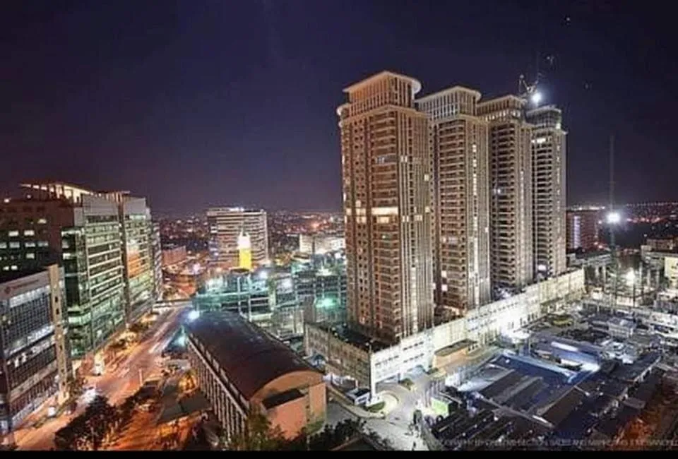 Morgan Suite BGC shortwalk1 Venice Mall free pool