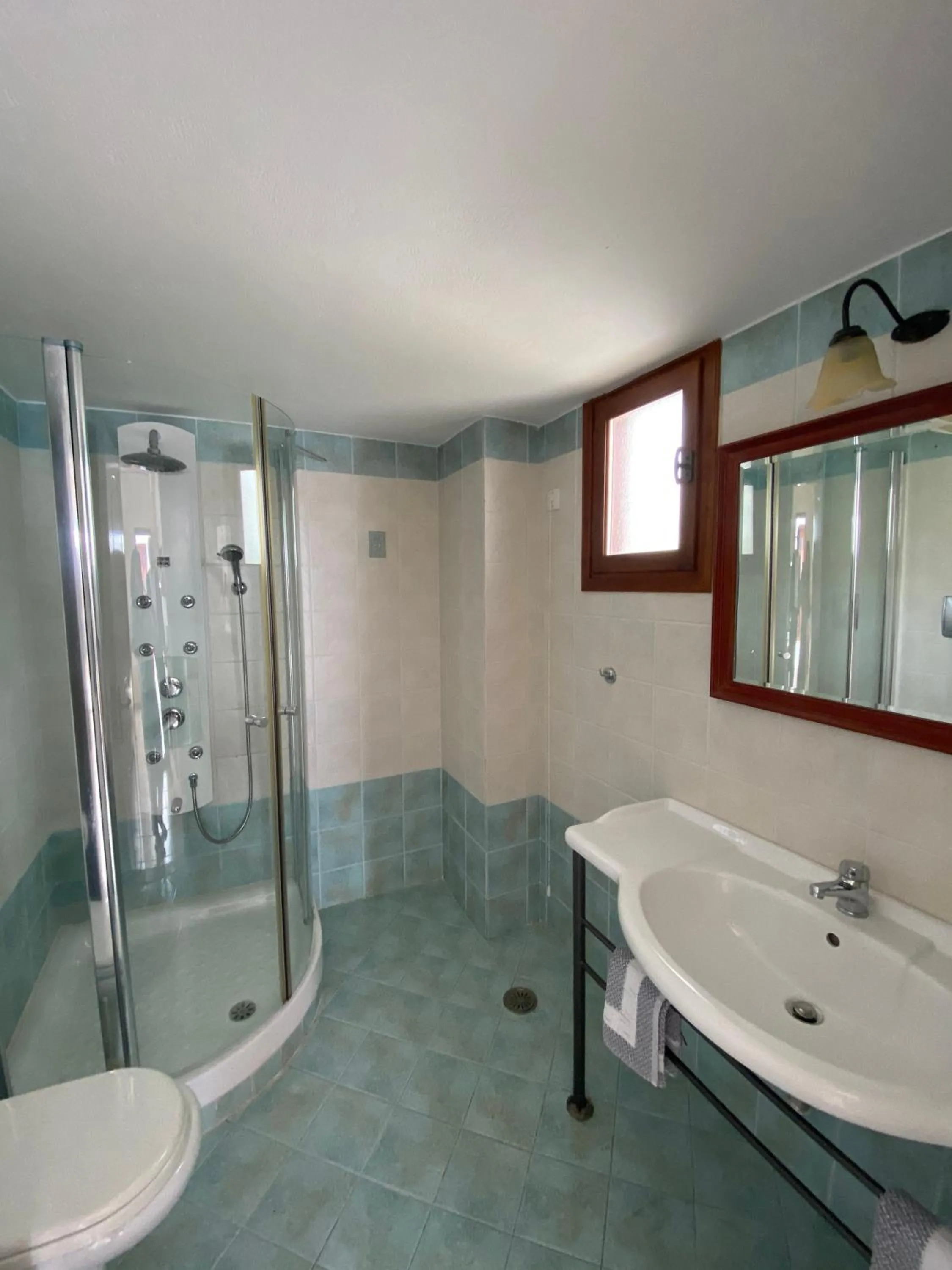 Bathroom in Amazones Village Suites