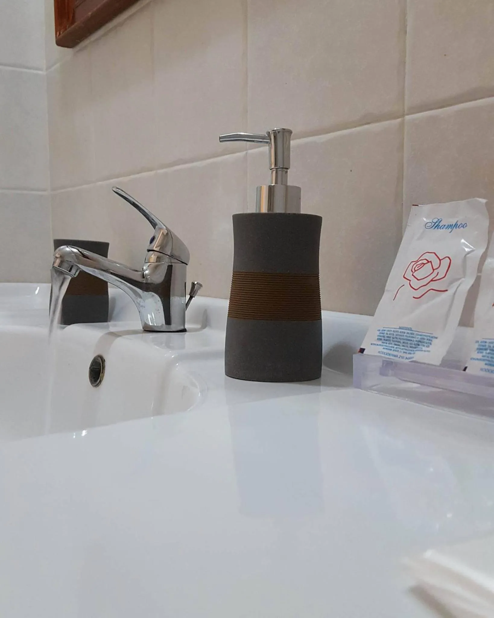 Shower in Amazones Village Suites