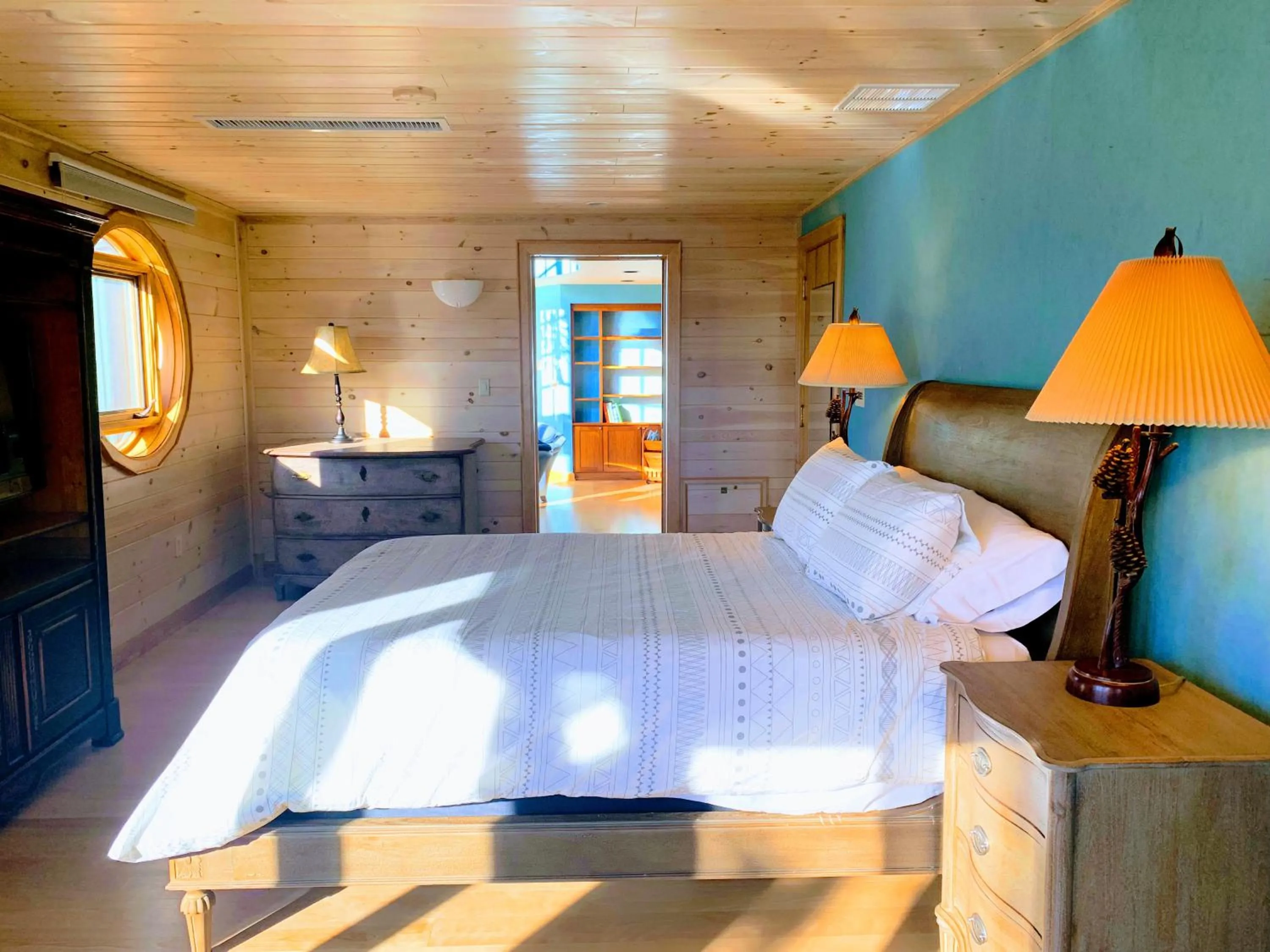 Bedroom, Bed in NewVida Preserve