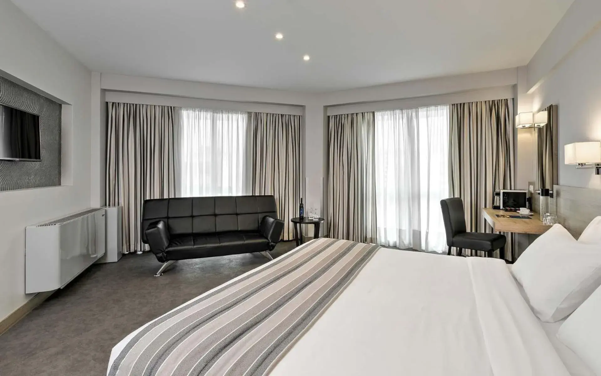 Photo of the whole room, Bed in The Stanley Photo of the whole room, Bed in The Stanley