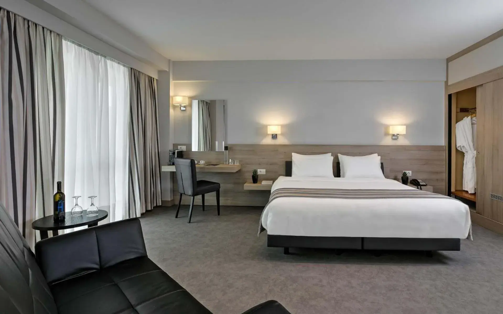 Family Room (4 Adults) in The Stanley Family Room (4 Adults) in The Stanley