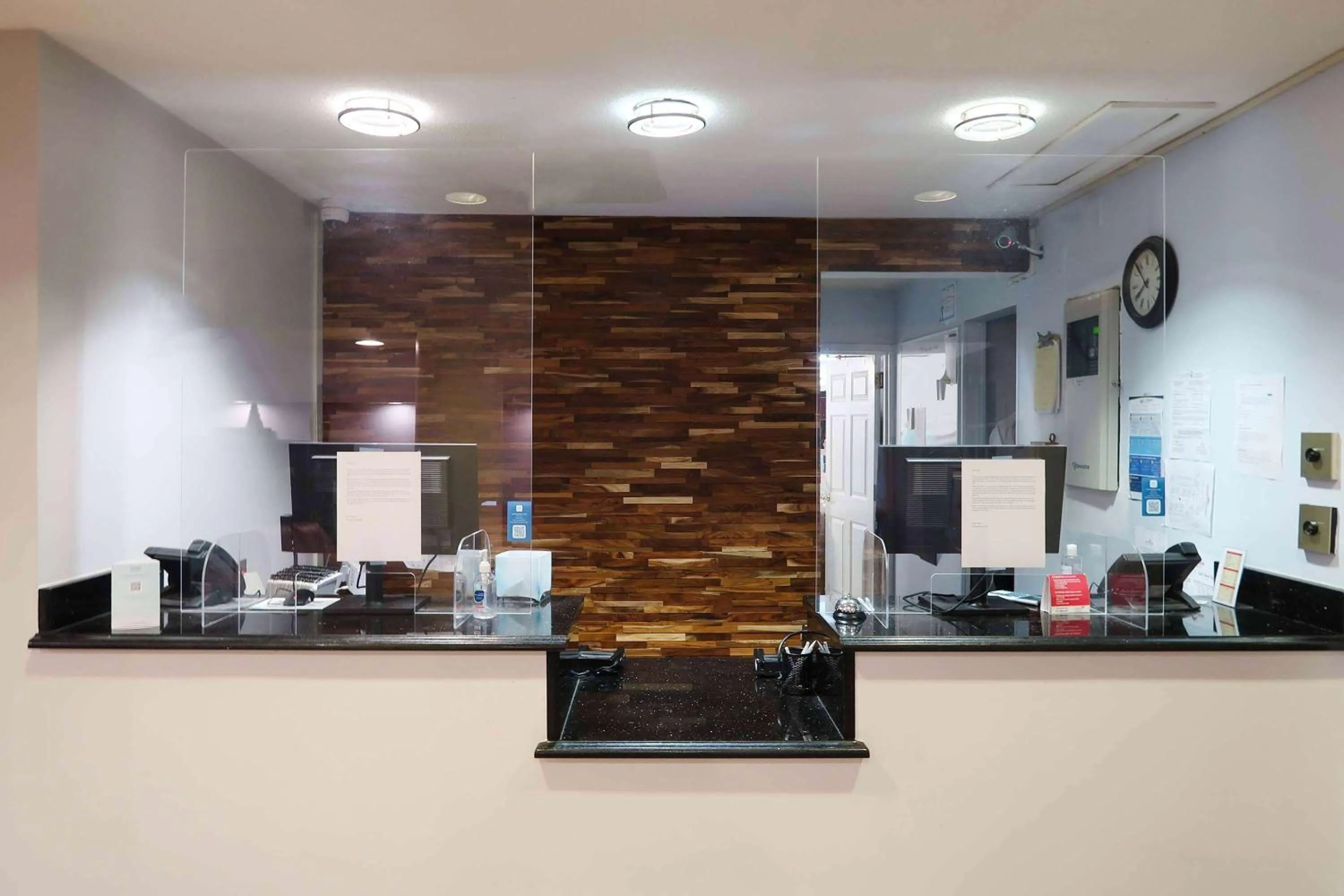 Lobby or reception in Tysons Corner Suites, A Baymont by Wyndham