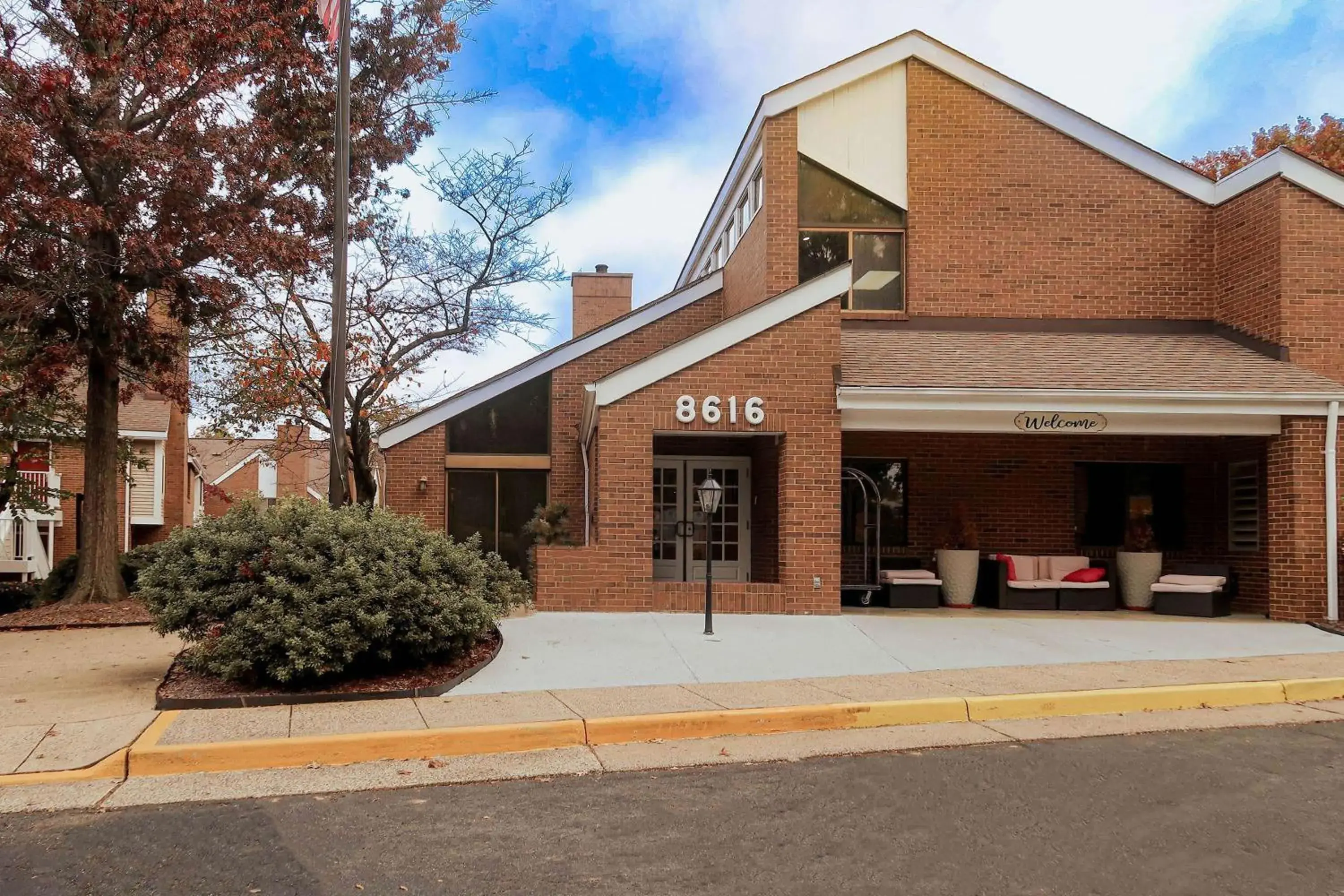 Property building in Tysons Corner Suites, A Baymont by Wyndham Property building in Tysons Corner Suites, A Baymont by Wyndham