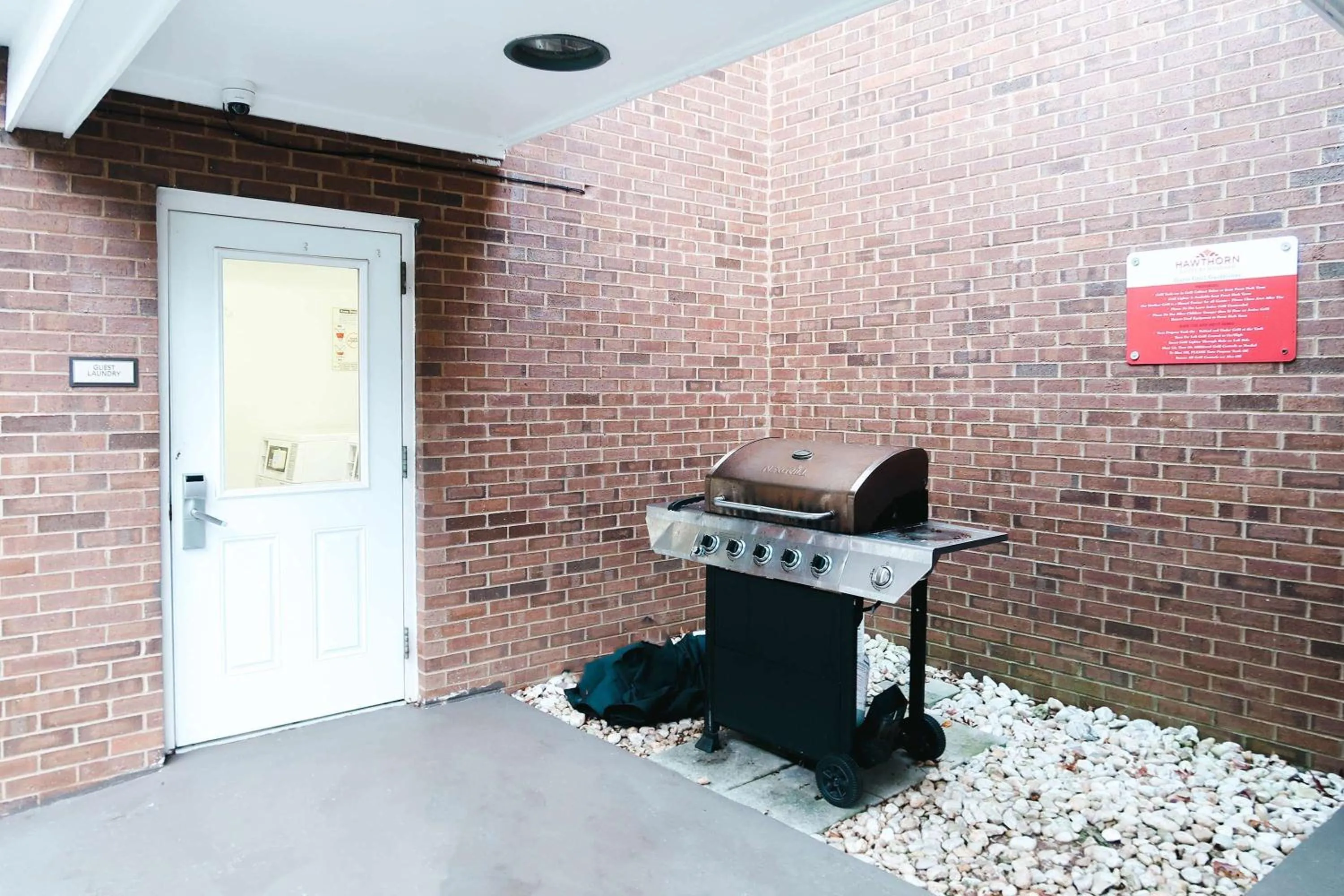 BBQ facilities in Tysons Corner Suites, A Baymont by Wyndham