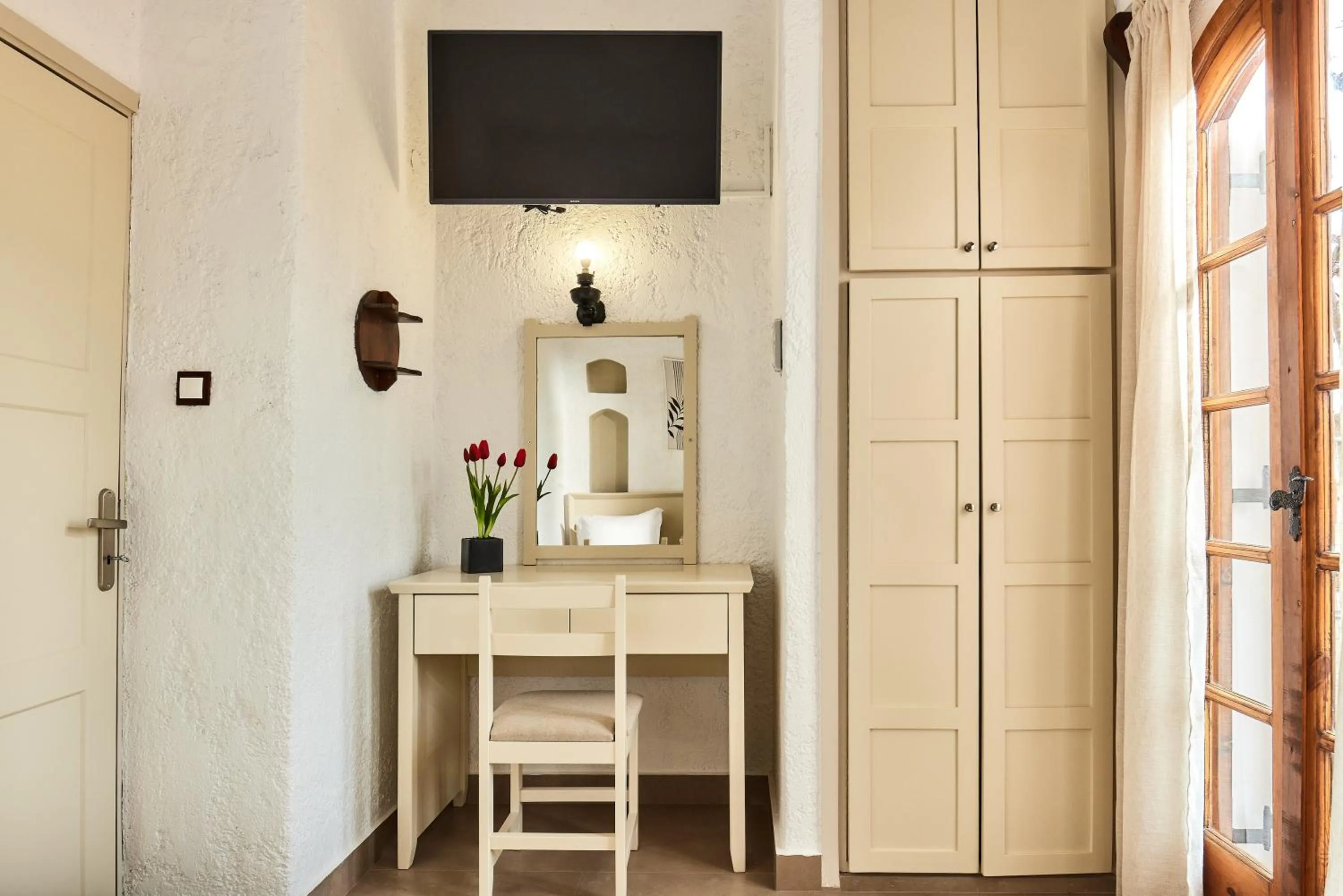 TV and multimedia in Mila Malia Studios Hotel