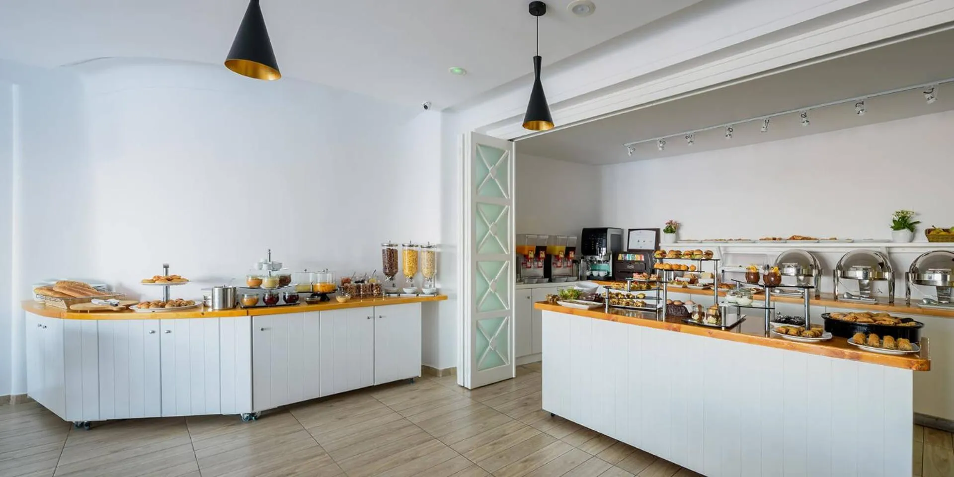 Area and facilities in Pegasus Suites & Spa