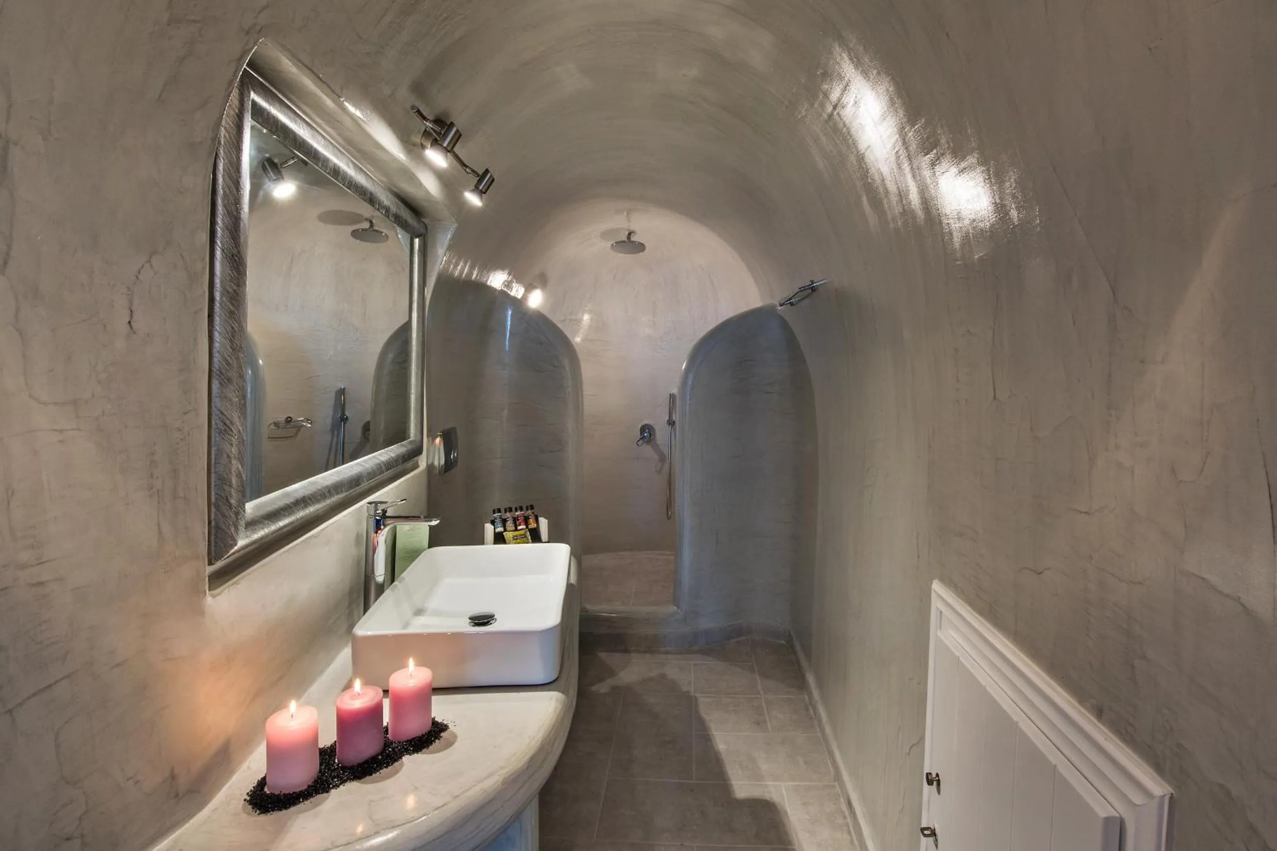 Shower in Pegasus Suites & Spa