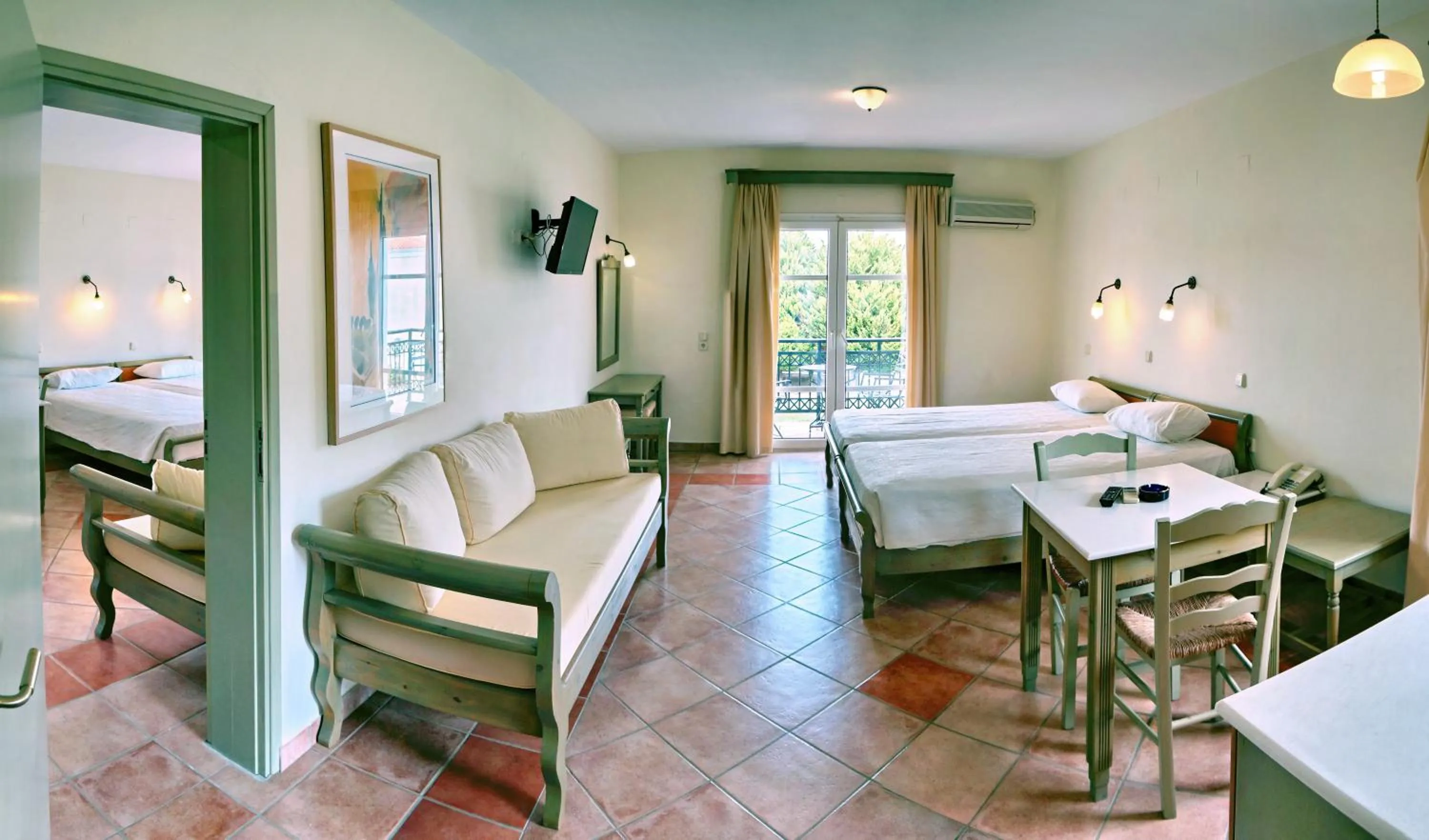 Photo of the whole room, Bed in Panselinos Hotel