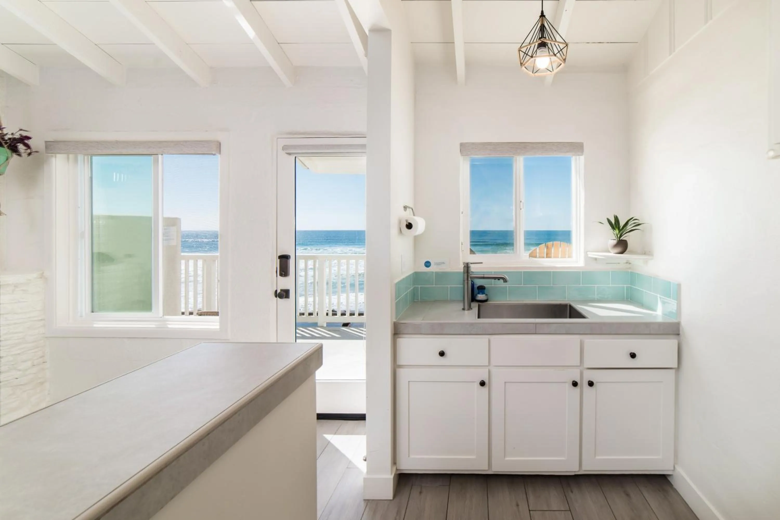 Kitchen or kitchenette in Pacific Villas