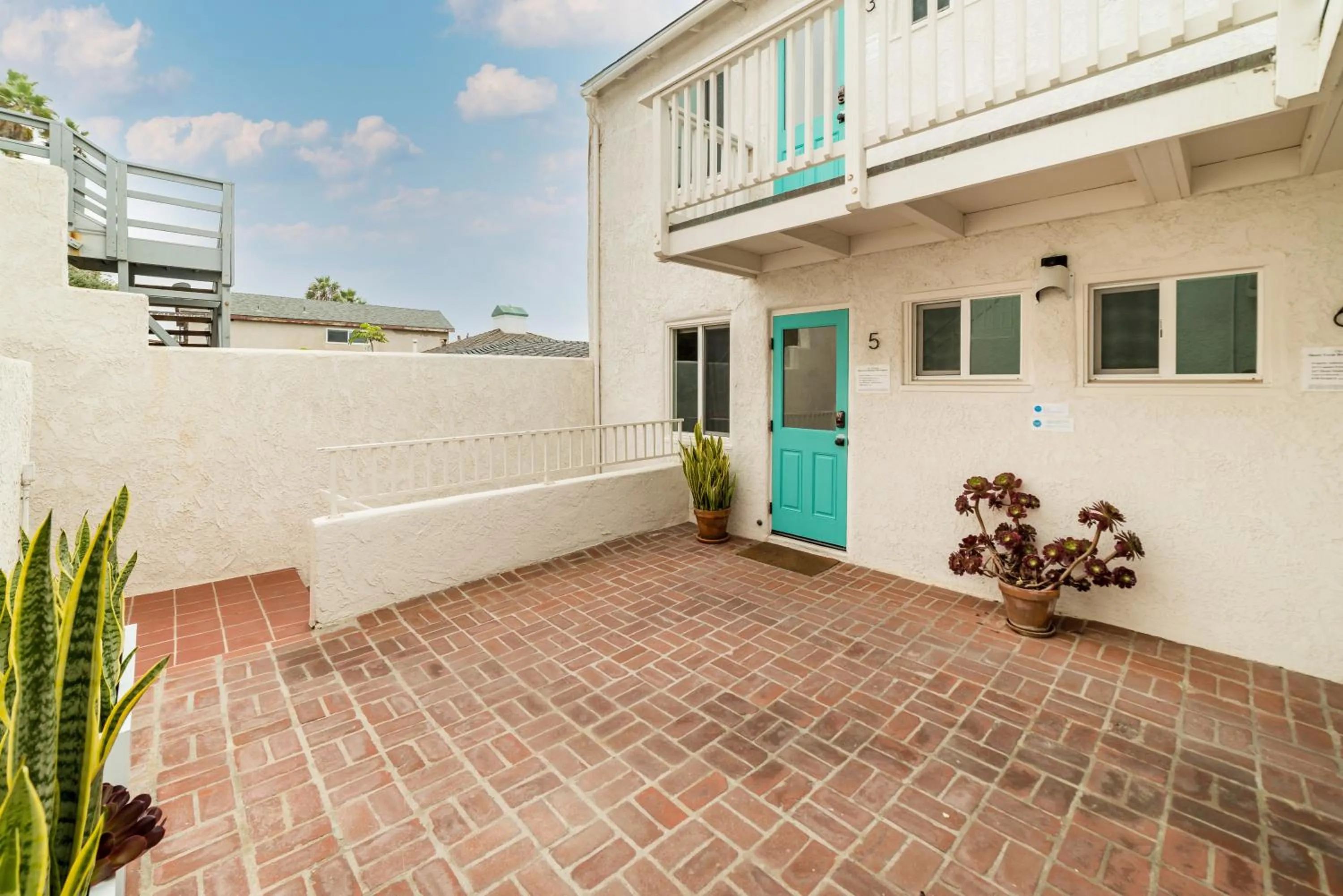 Facade/entrance in Pacific Villas