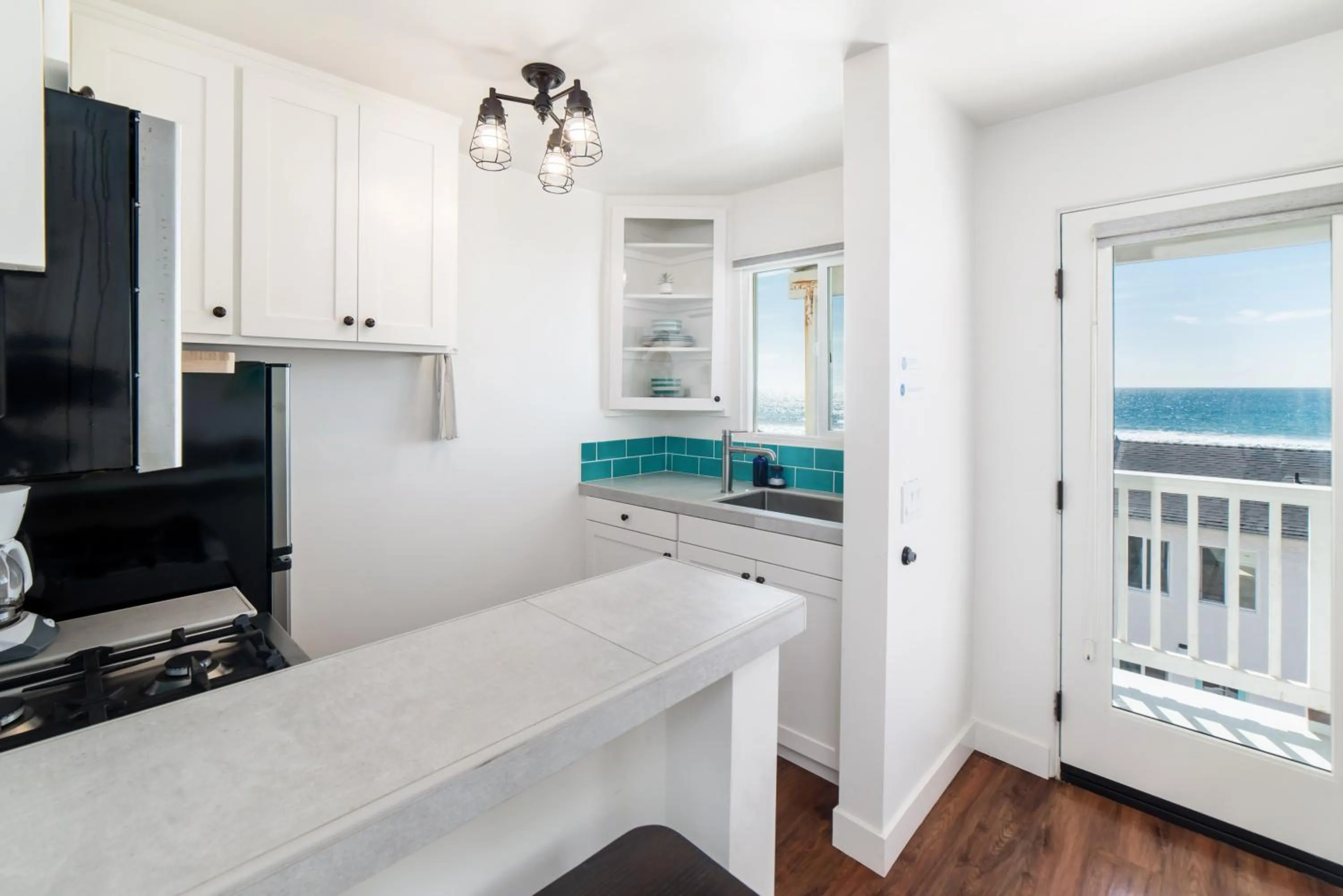 Kitchen or kitchenette in Pacific Villas