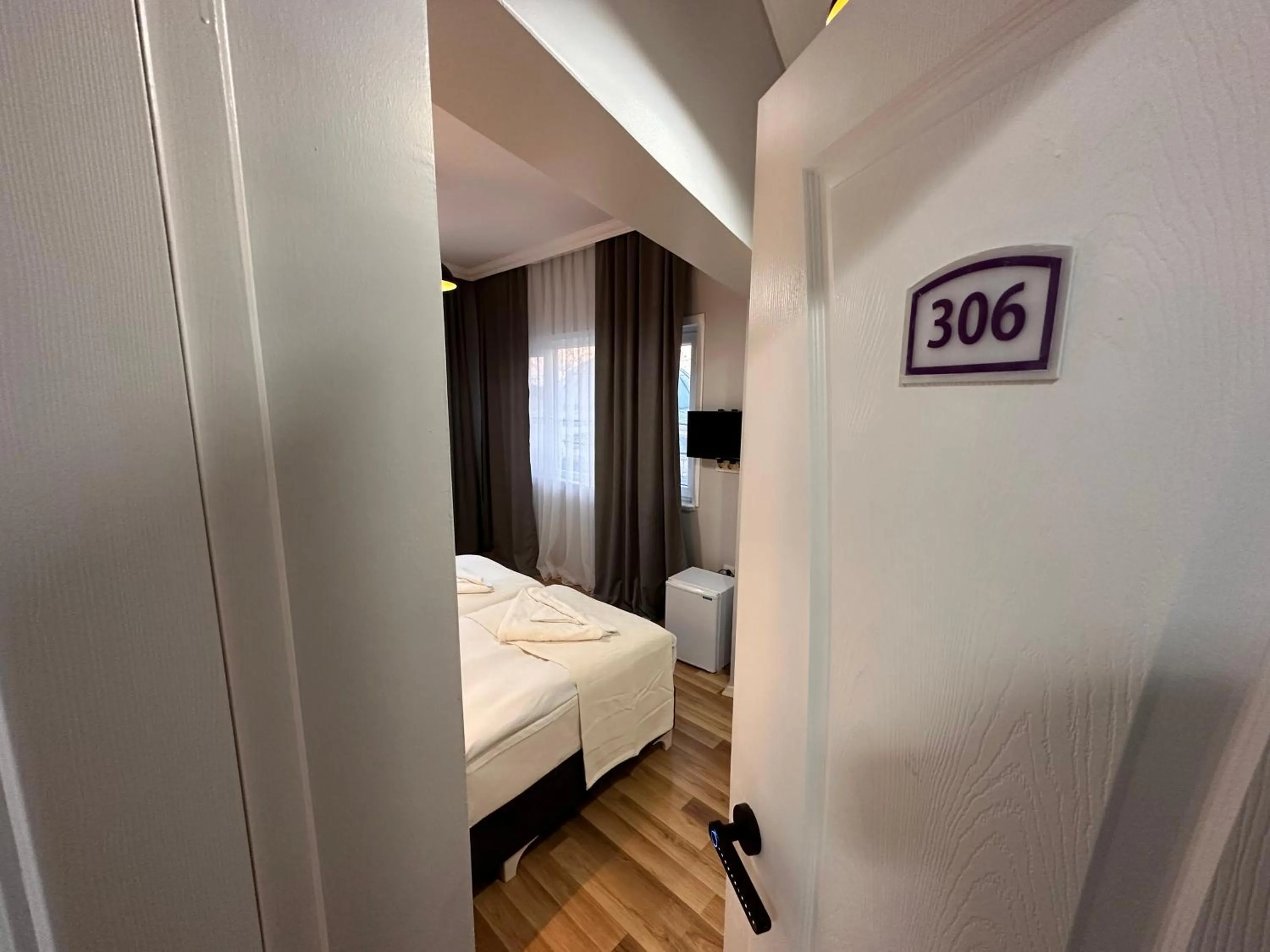 Bedroom, Bed in Asparagus HOTEL & SUITES OLD CITY