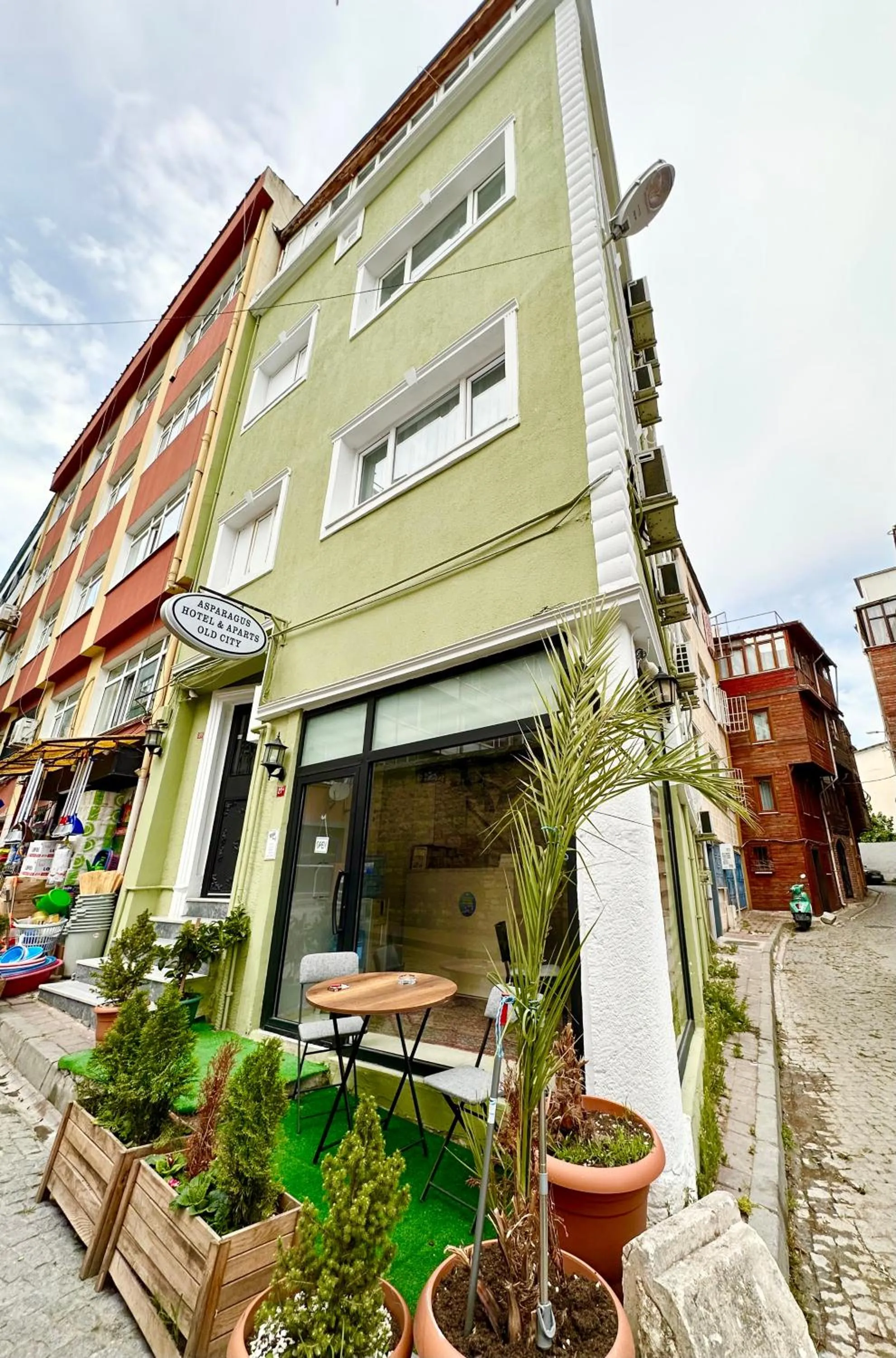 Property building in Asparagus HOTEL & SUITES OLD CITY