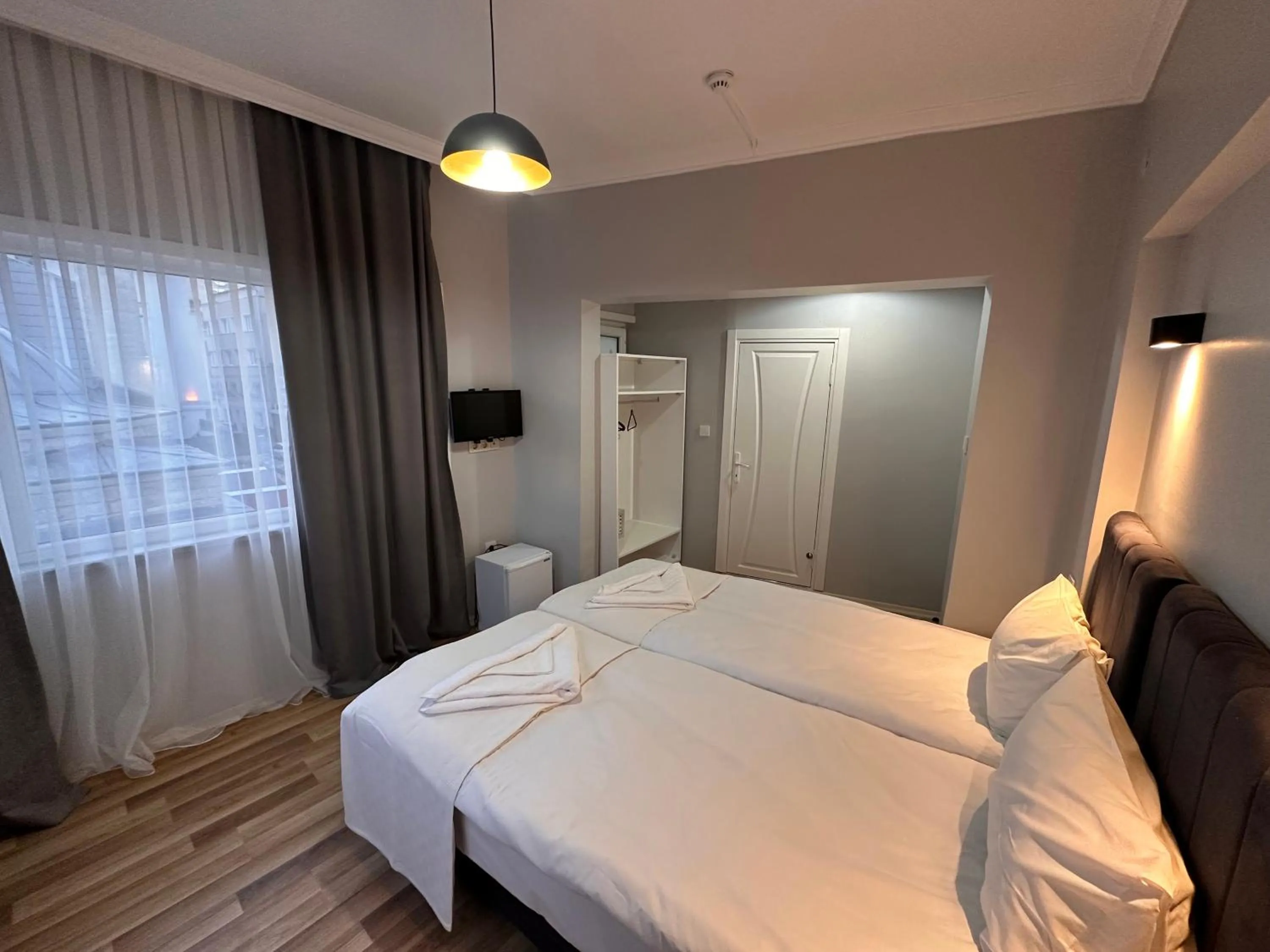 Photo of the whole room, Bed in Asparagus HOTEL & SUITES OLD CITY