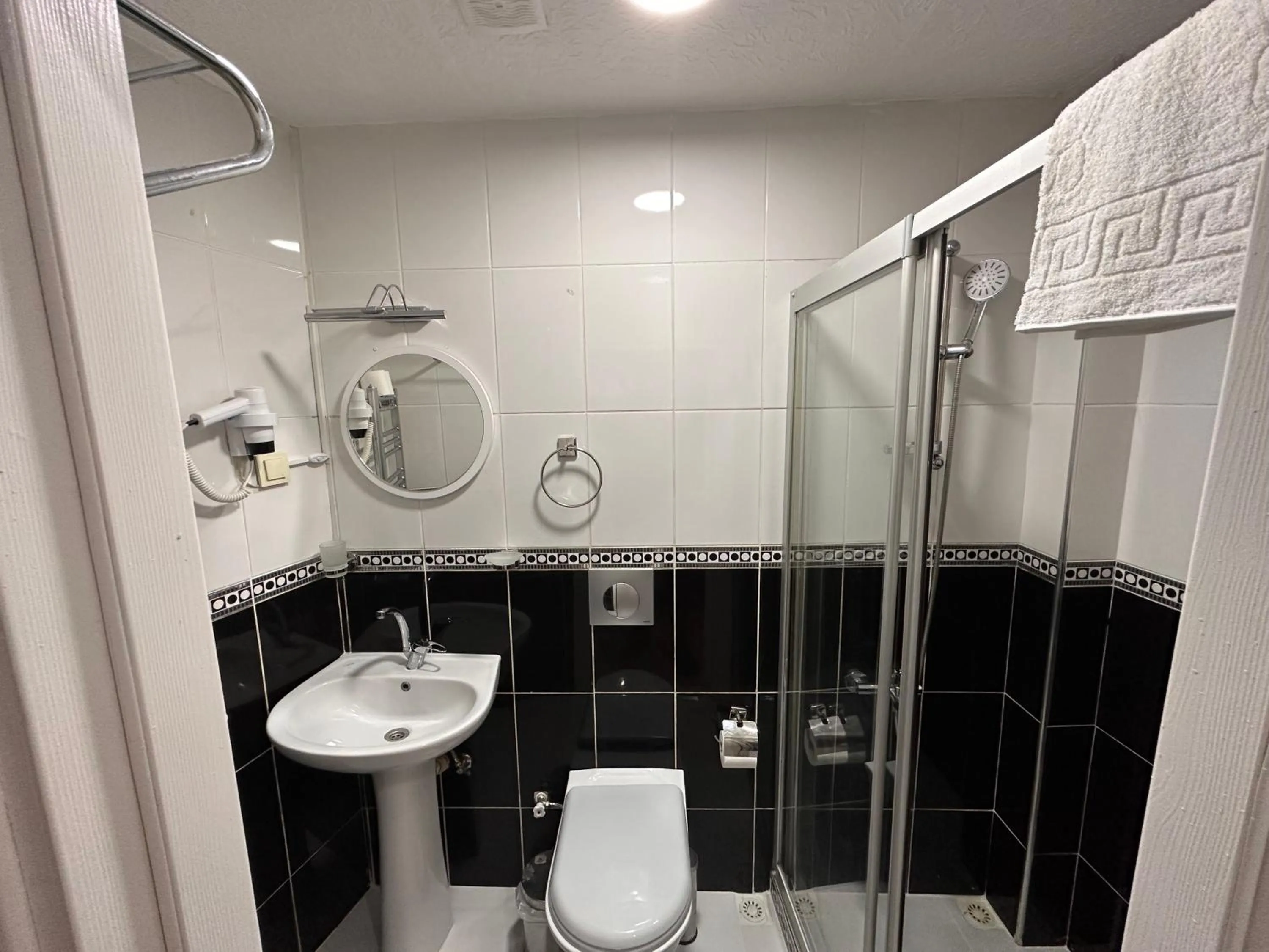 Bathroom in Asparagus HOTEL & SUITES OLD CITY