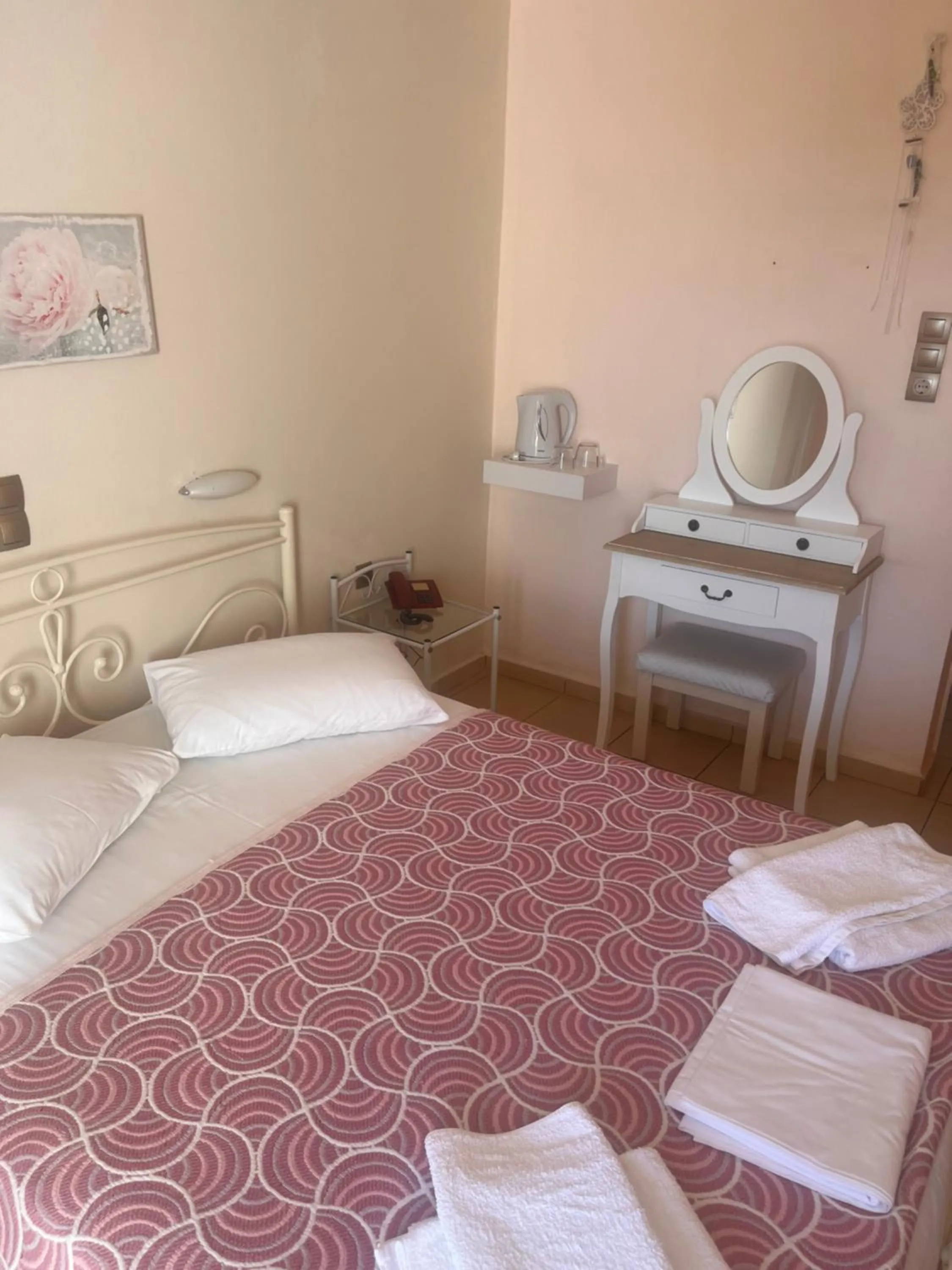 Bedroom, Bed in Isidora Hotel