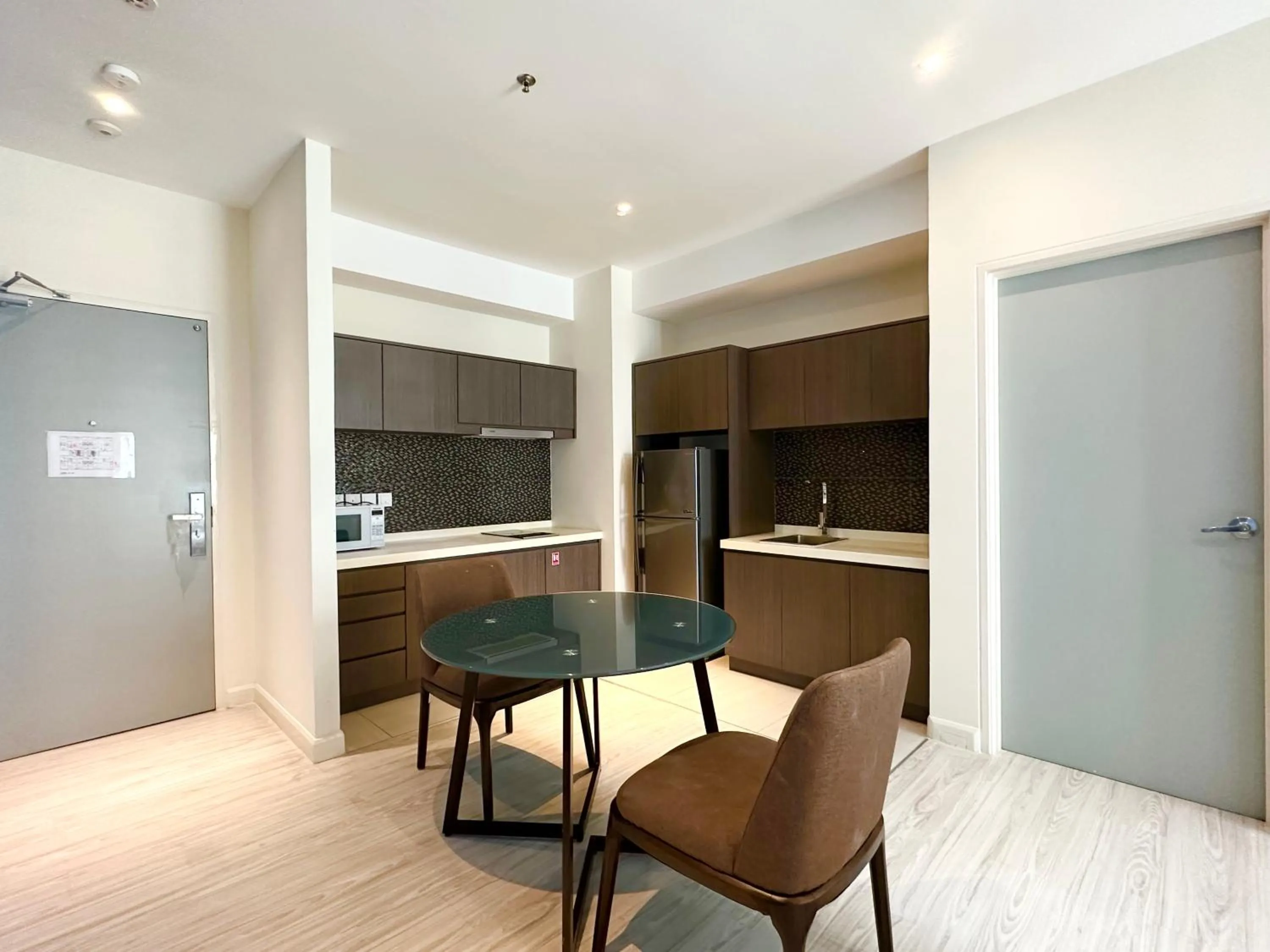 Kitchen or kitchenette in M Centro City Centre @ Gaya Street by Sunset Seaview Vacation Condos