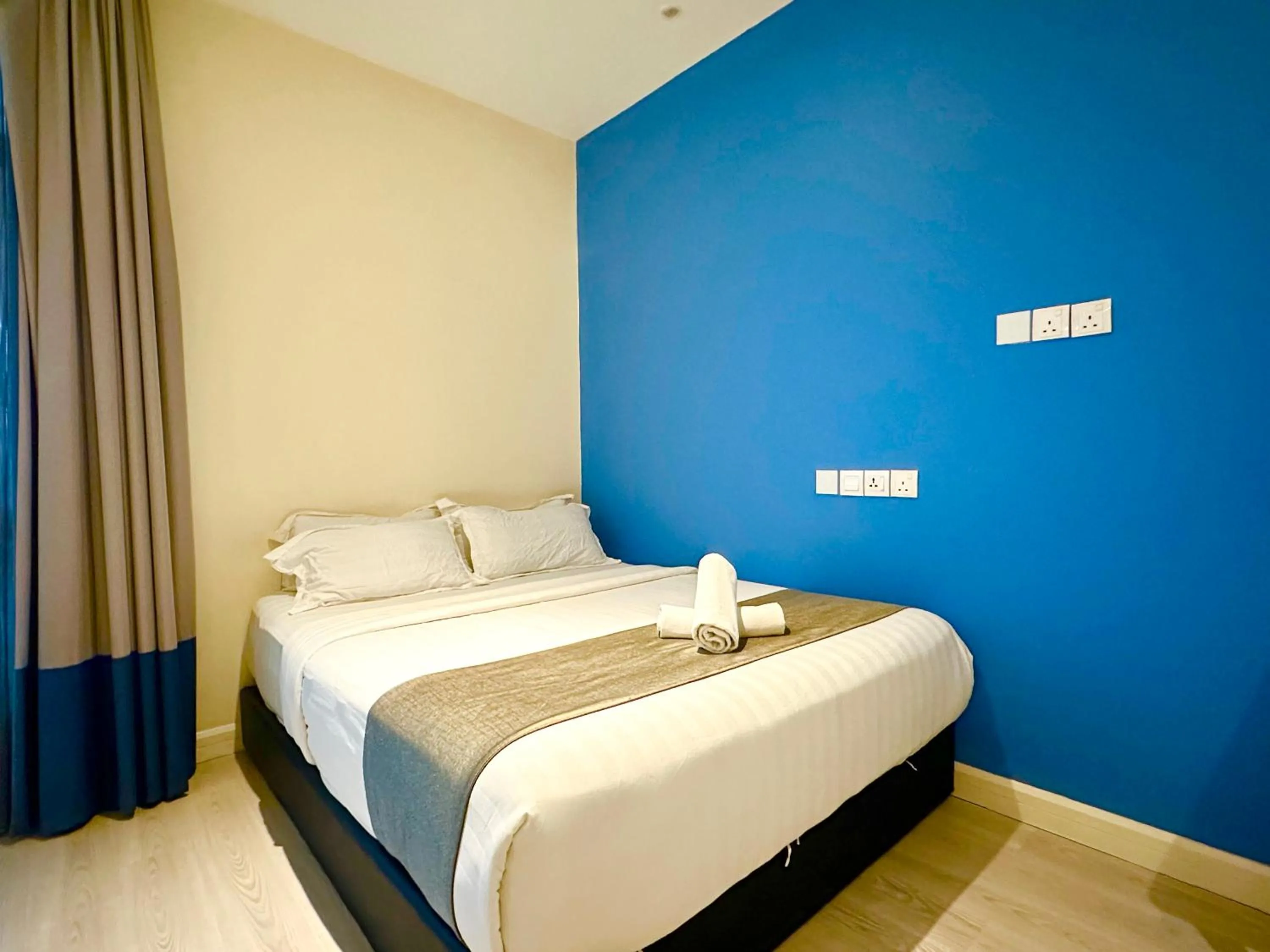 Bed in M Centro City Centre @ Gaya Street by Sunset Seaview Vacation Condos