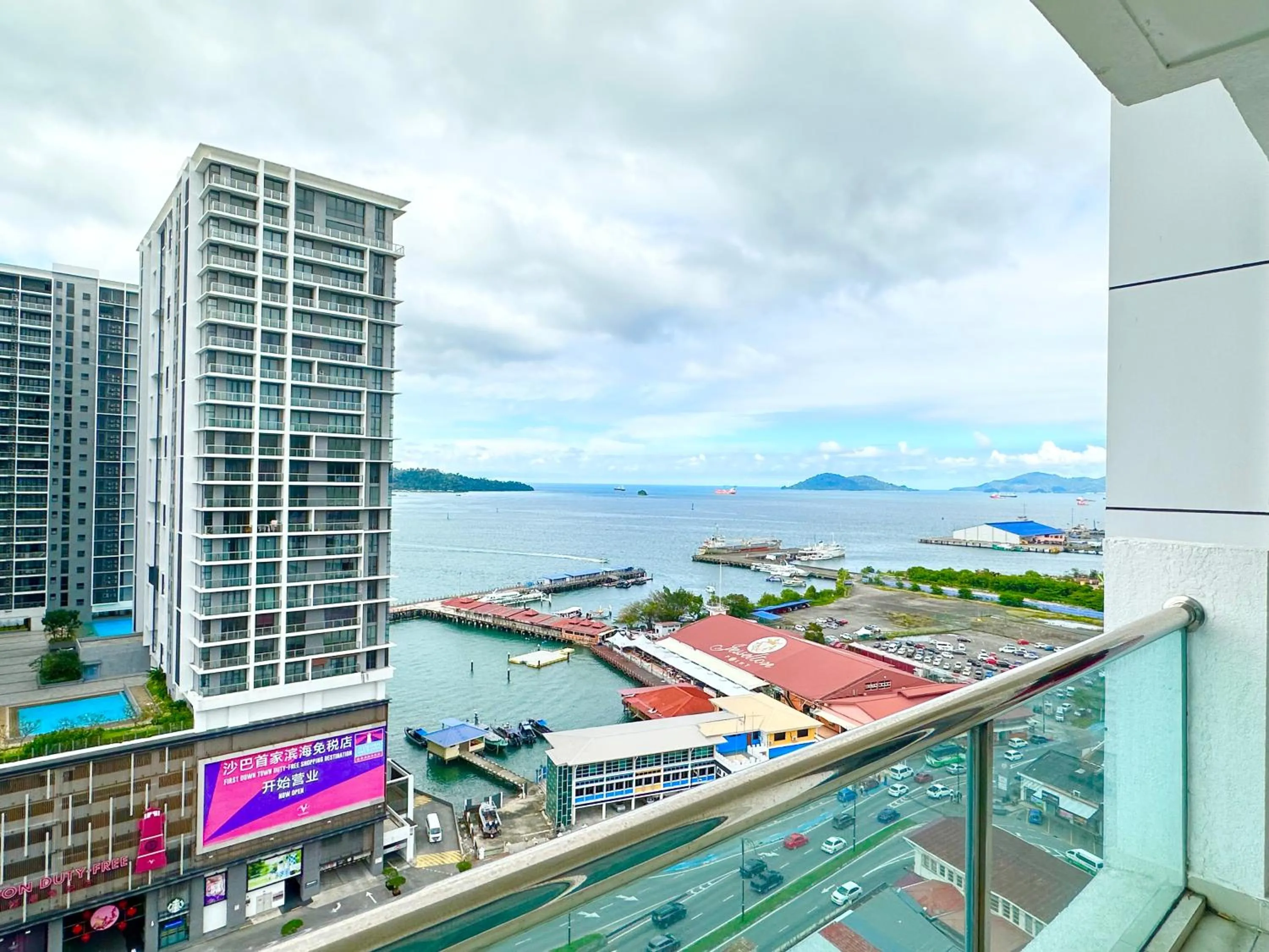 Nearby landmark in M Centro City Centre @ Gaya Street by Sunset Seaview Vacation Condos