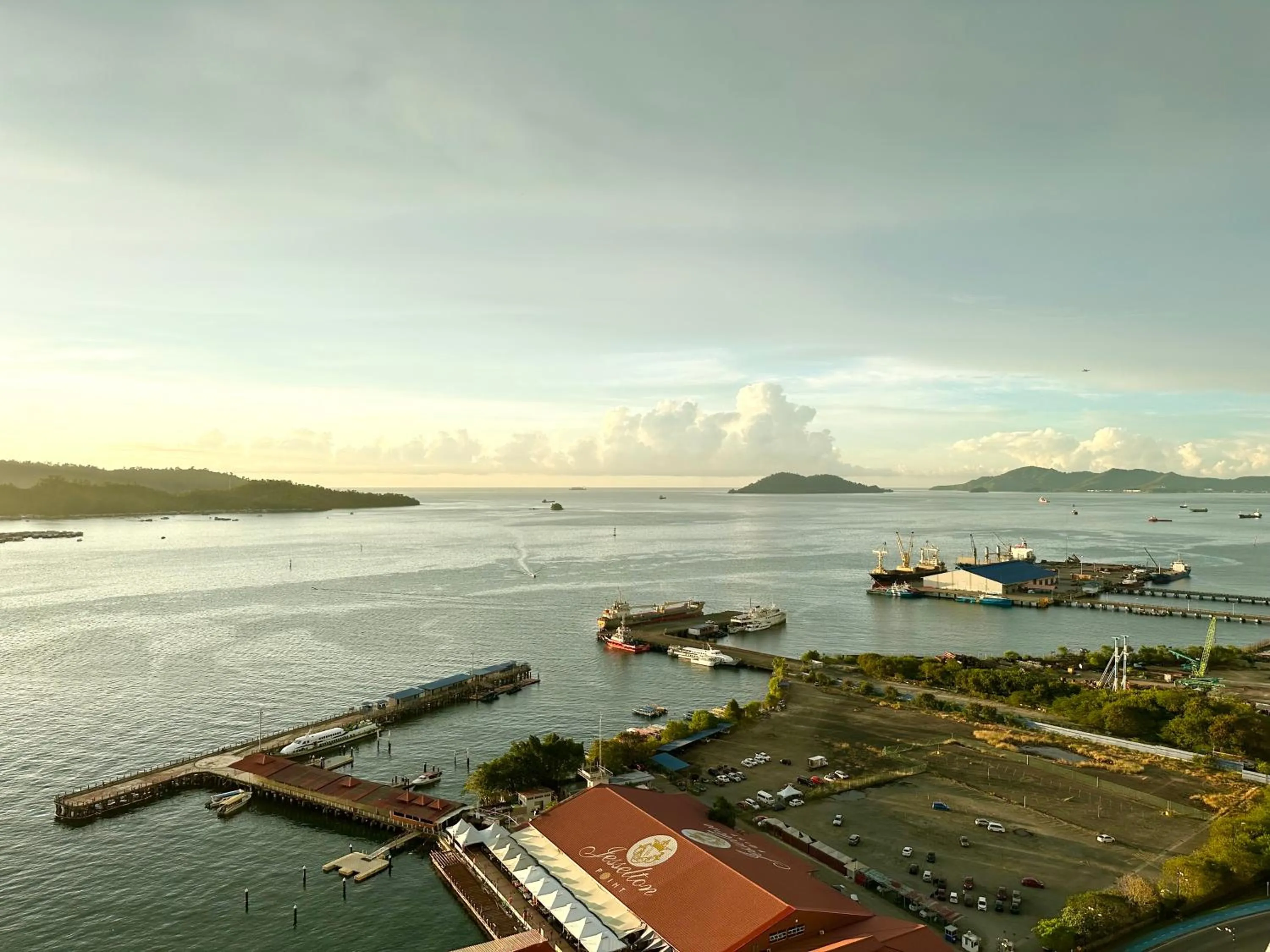 Nearby landmark in M Centro City Centre @ Gaya Street by Sunset Seaview Vacation Condos