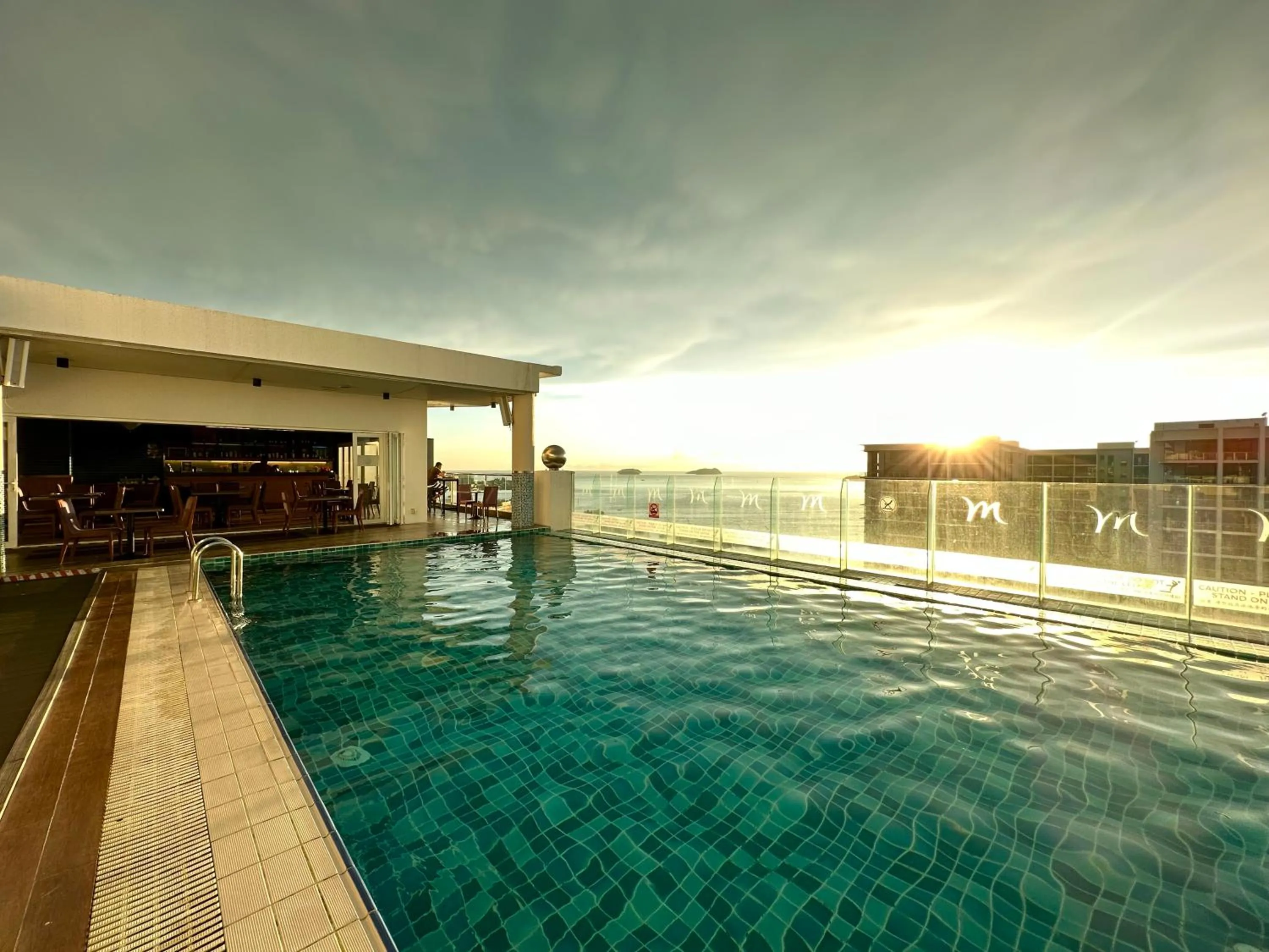 Day in M Centro City Centre @ Gaya Street by Sunset Seaview Vacation Condos