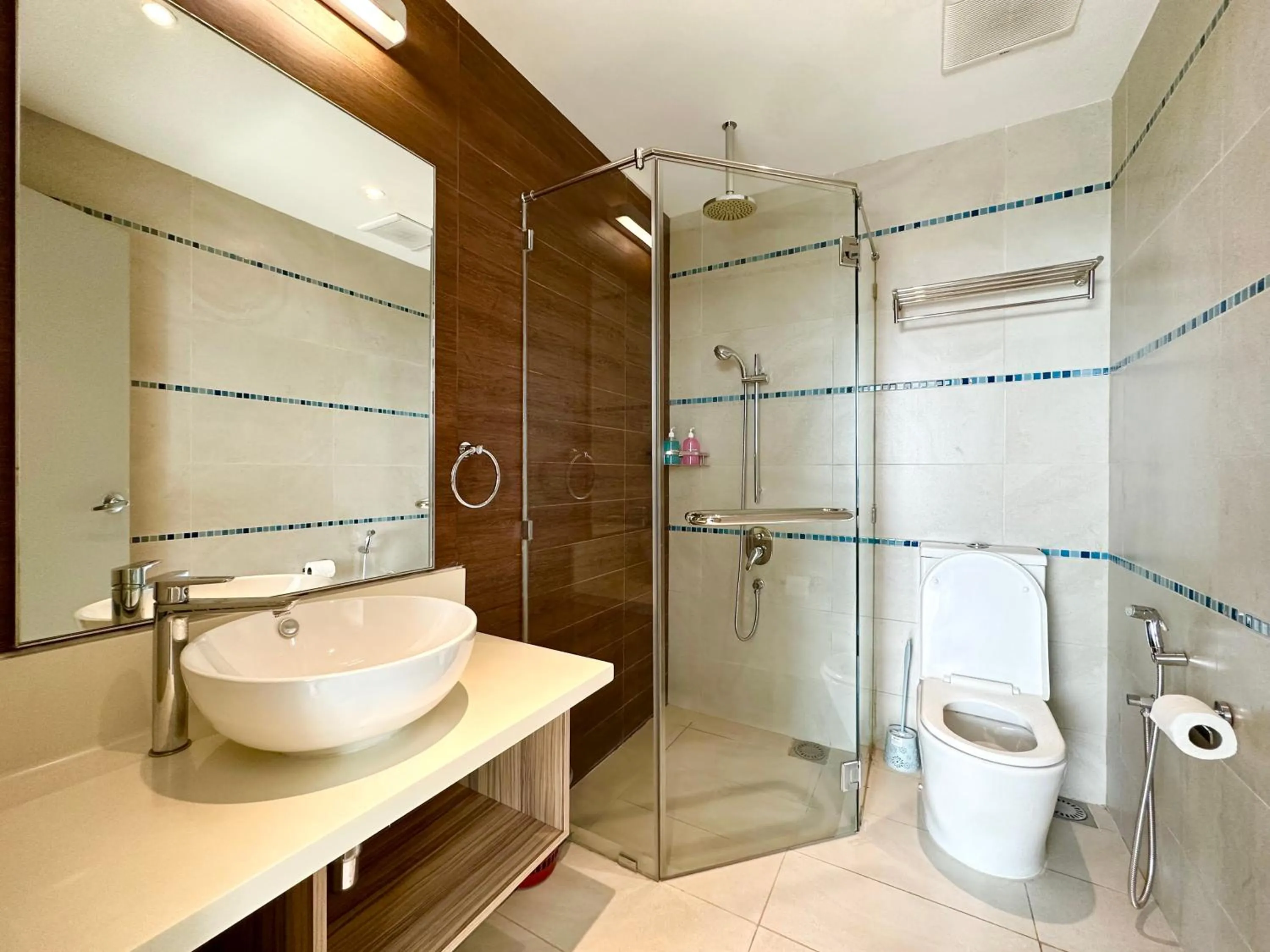 Shower in M Centro City Centre @ Gaya Street by Sunset Seaview Vacation Condos