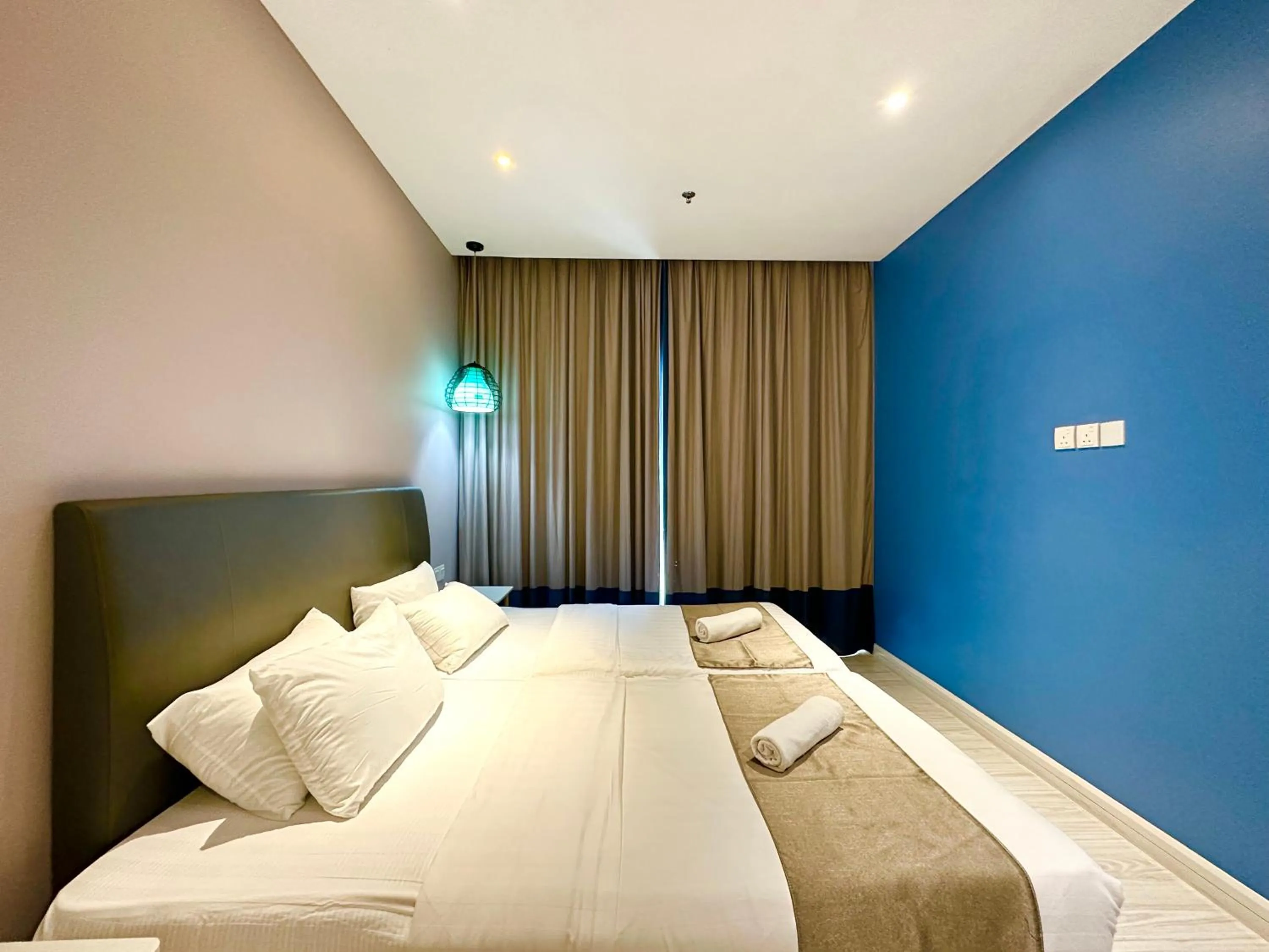 Bed in M Centro City Centre @ Gaya Street by Sunset Seaview Vacation Condos