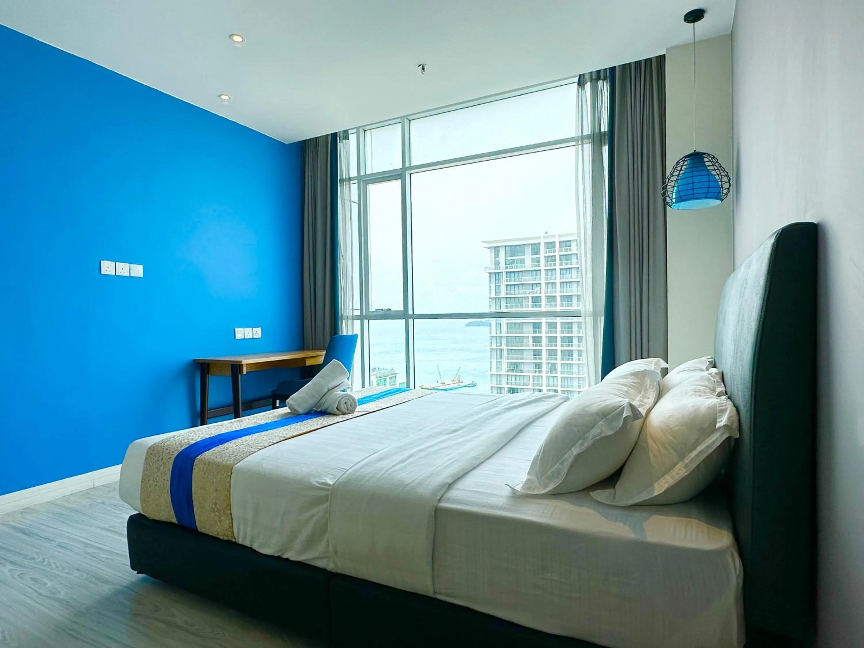 Bed in M Centro City Centre @ Gaya Street by Sunset Seaview Vacation Condos