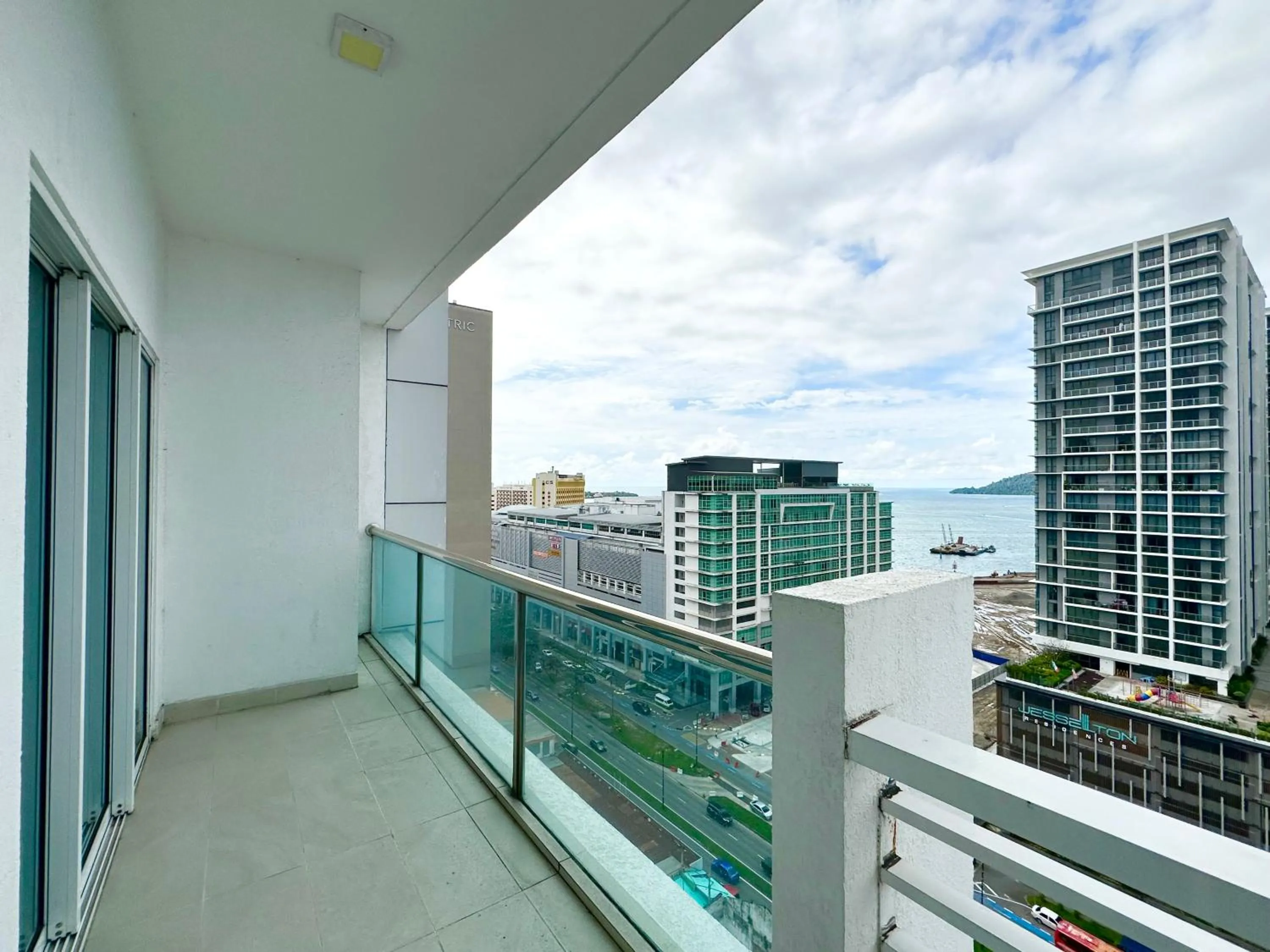 Day in M Centro City Centre @ Gaya Street by Sunset Seaview Vacation Condos