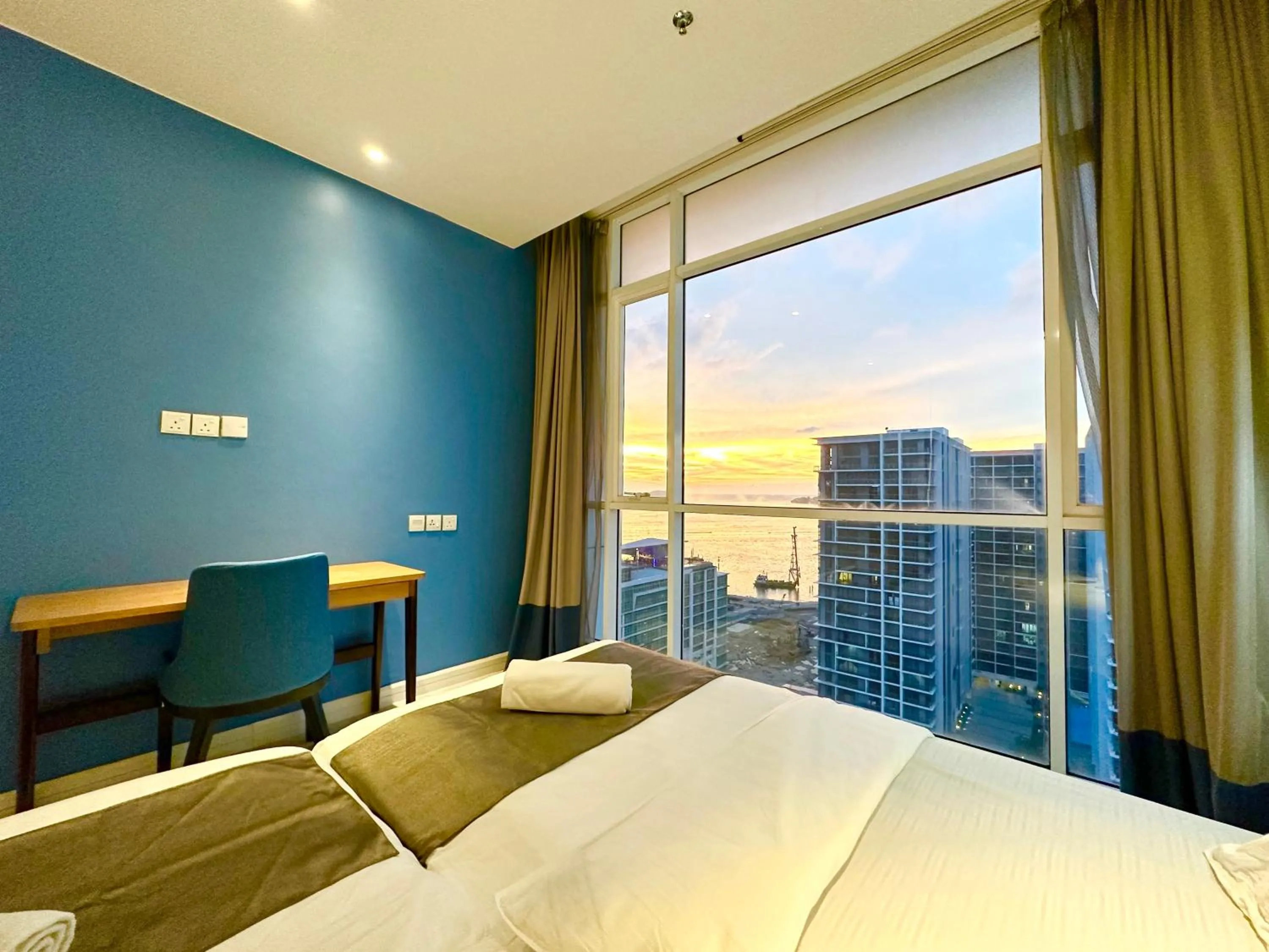 Bed in M Centro City Centre @ Gaya Street by Sunset Seaview Vacation Condos