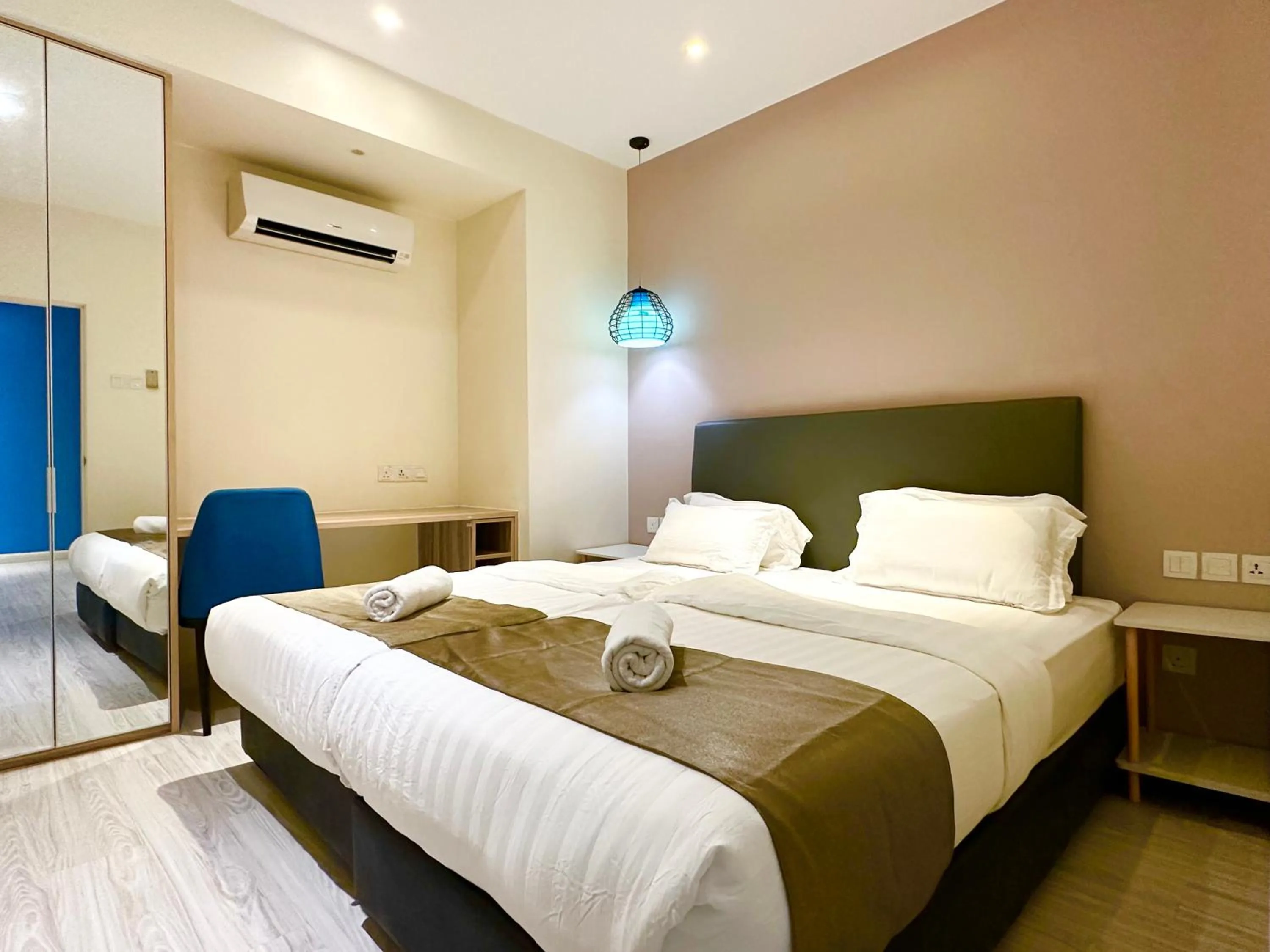 Bed in M Centro City Centre @ Gaya Street by Sunset Seaview Vacation Condos