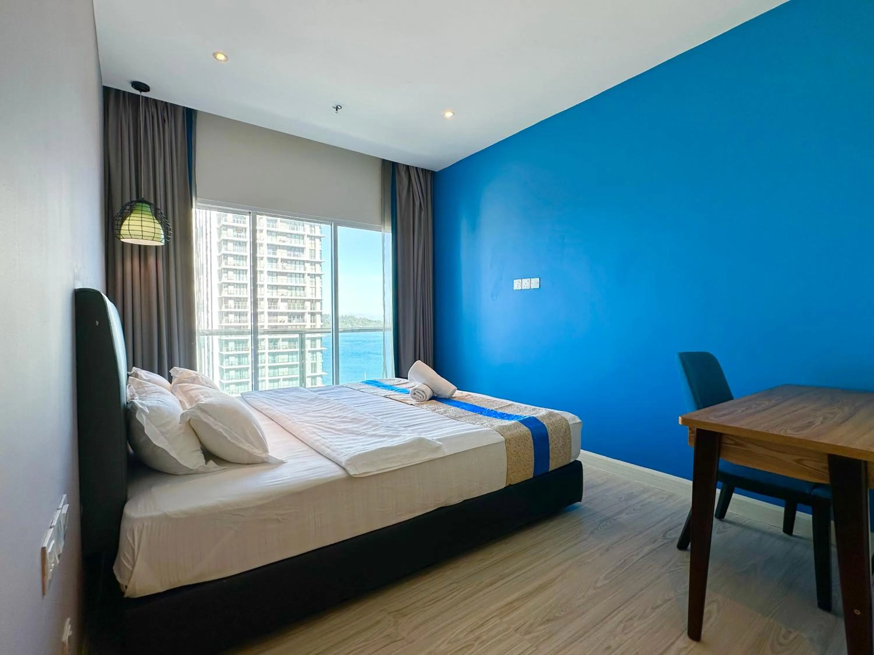 Bed in M Centro City Centre @ Gaya Street by Sunset Seaview Vacation Condos