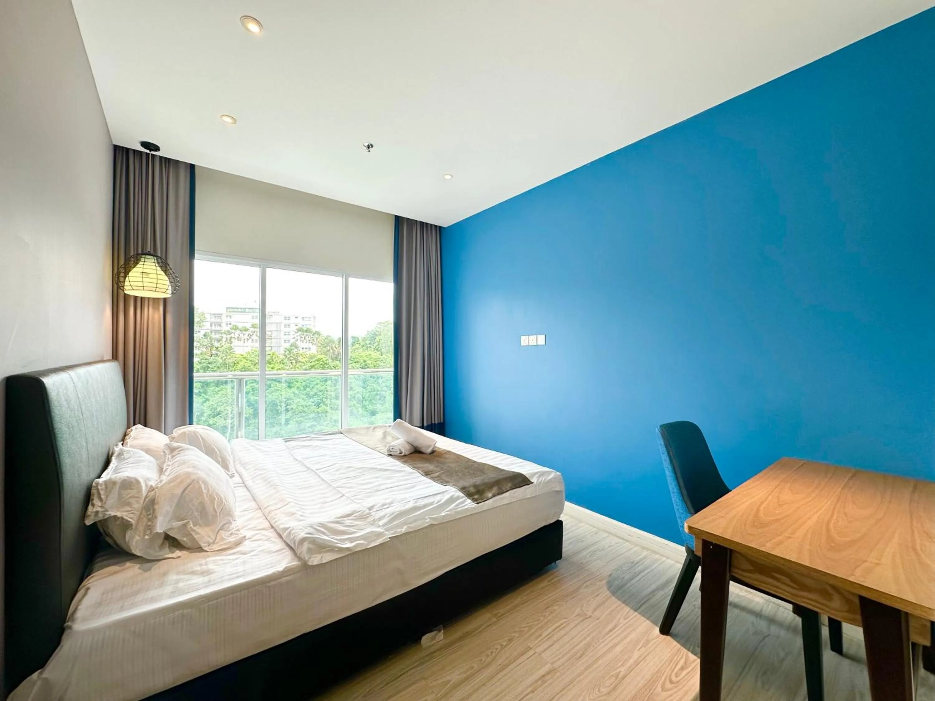 Bed in M Centro City Centre @ Gaya Street by Sunset Seaview Vacation Condos