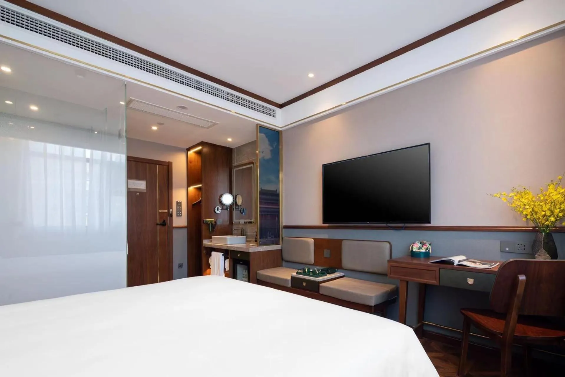 Photo of the whole room, Bed in Nostalgia S Hotel Beijing Xidan Financial Street Store