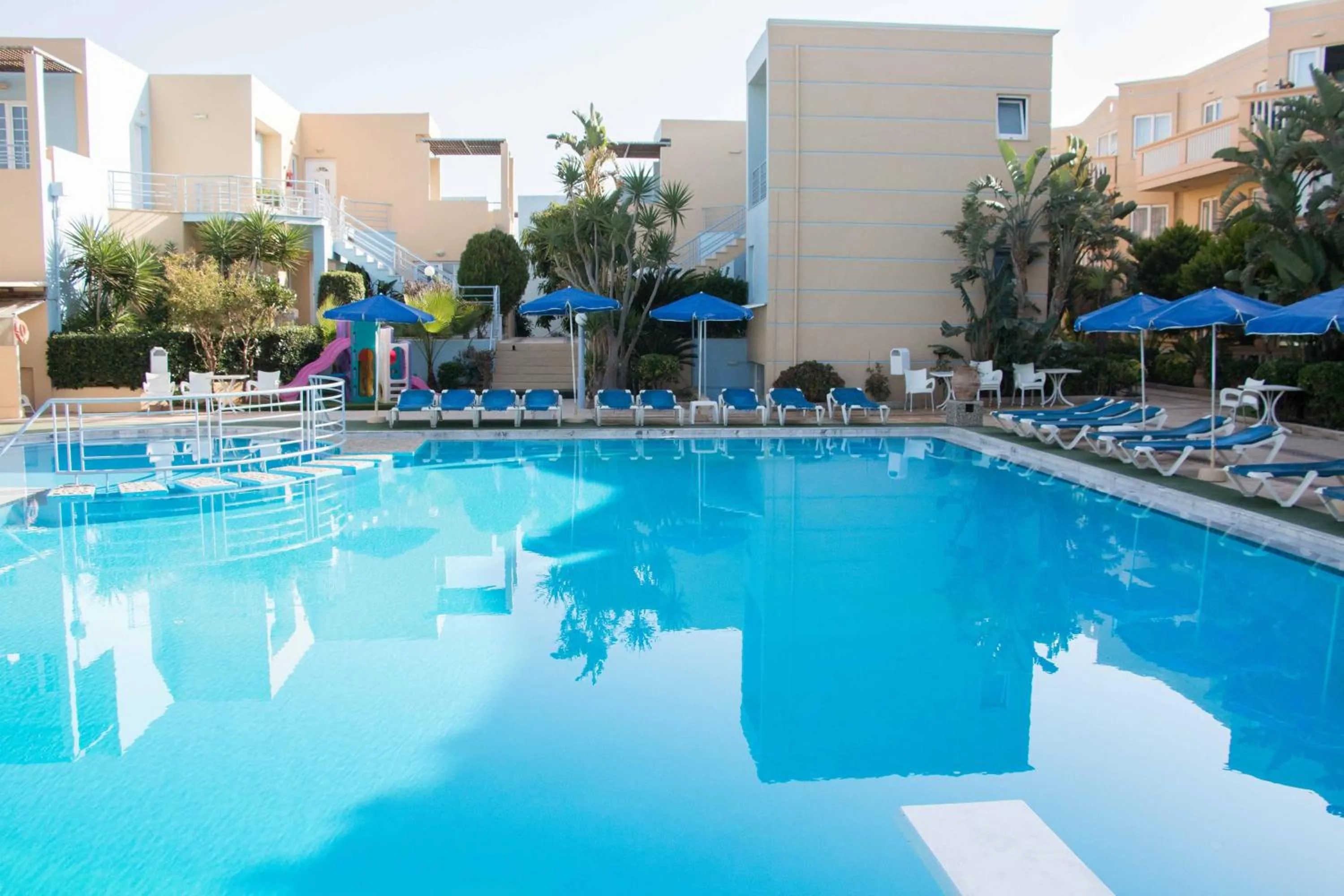 Swimming pool in Futura Hotel