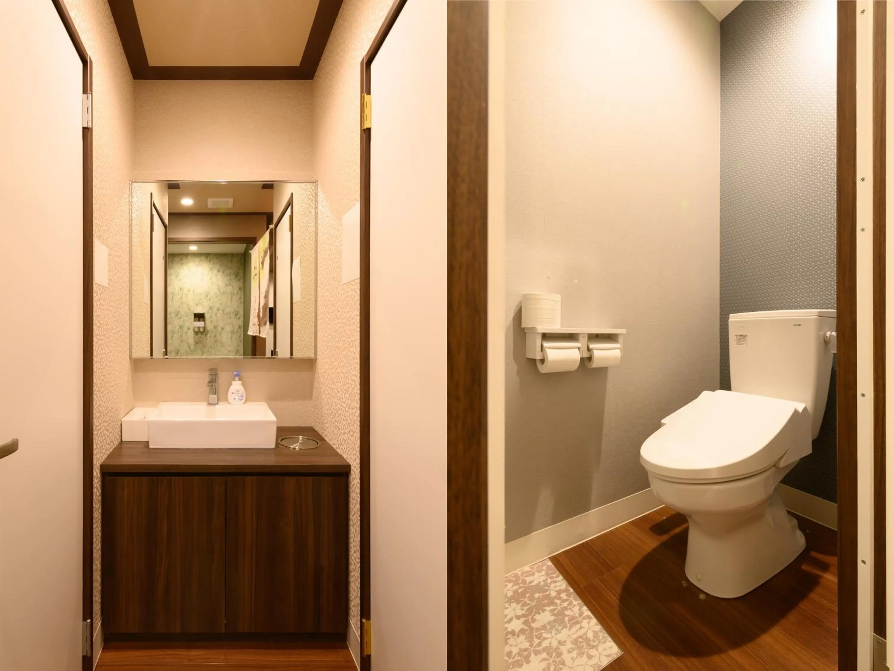 Toilet in カプセルイン笠懸 男性専用 Capsule Inn Kasakake Male Only