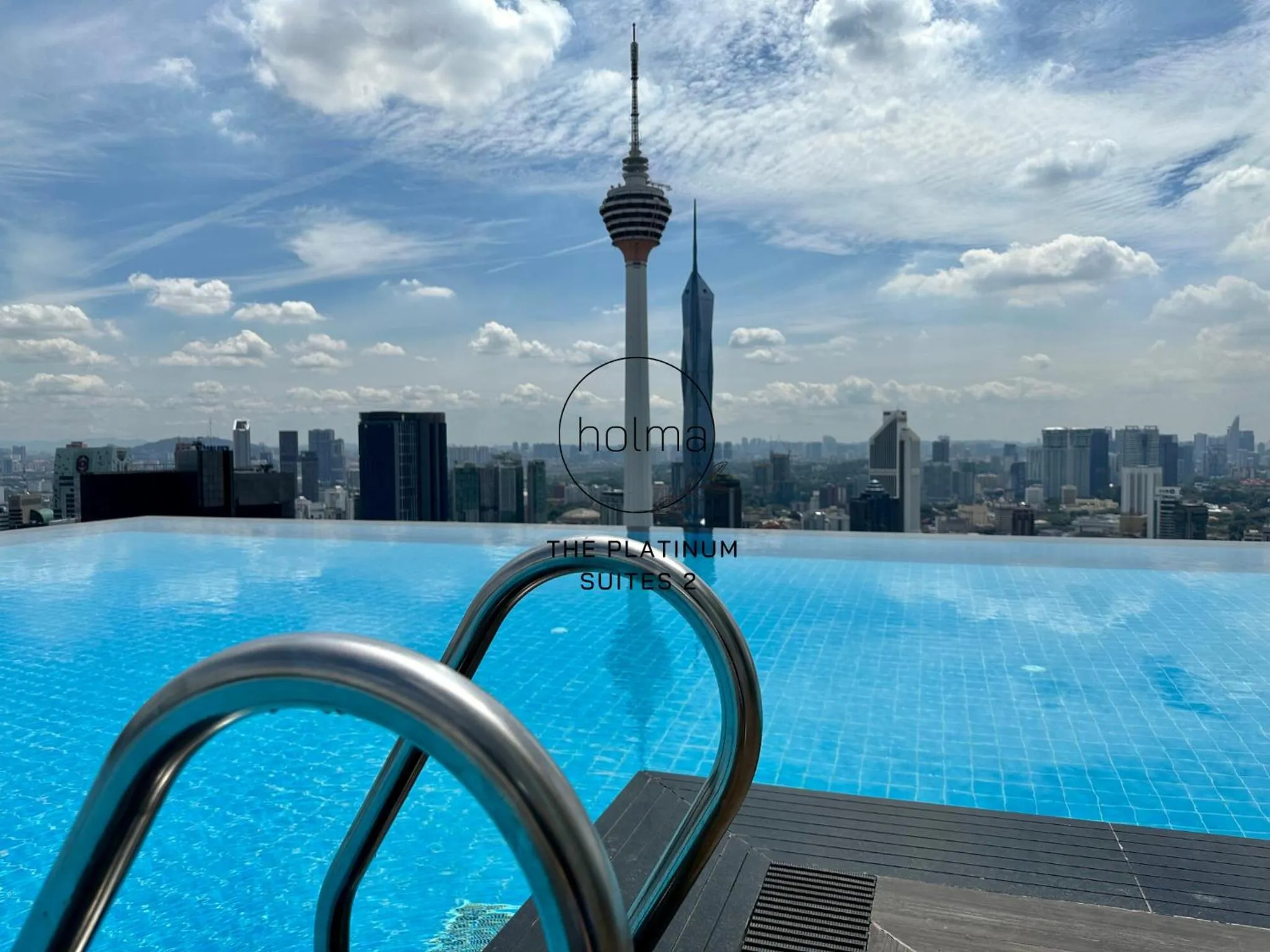 Swimming pool in The Platinum 2 Kuala Lumpur by HOLMA