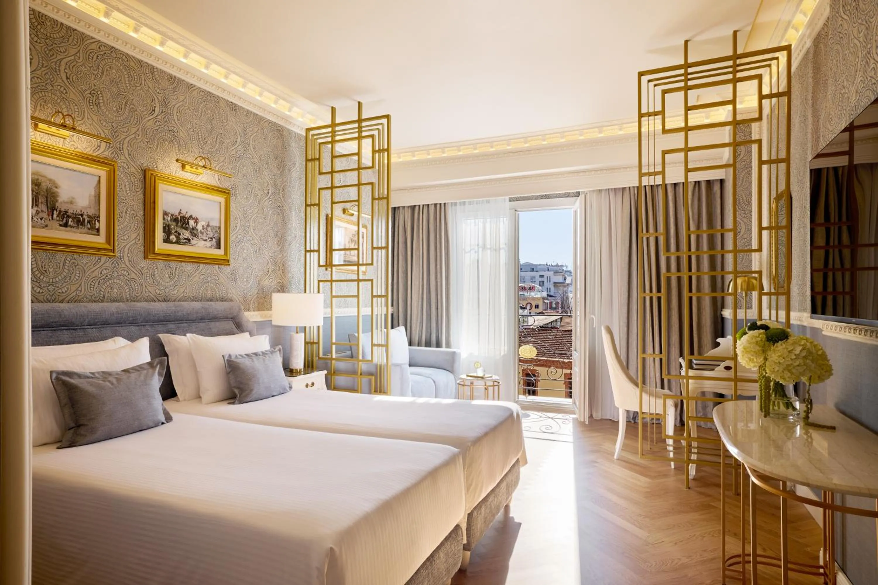 Photo of the whole room, Bed in Mediterranean Palace