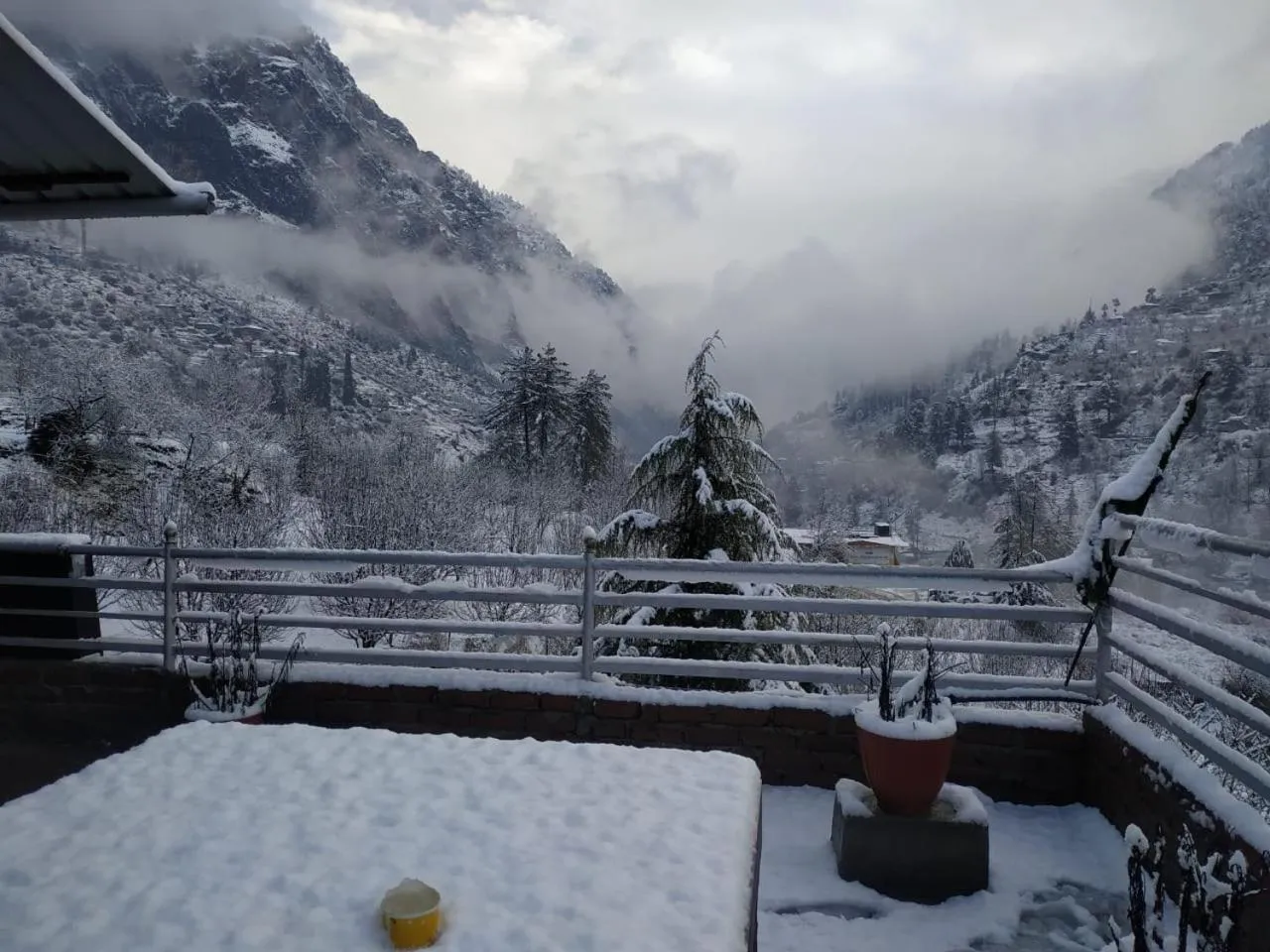 Property building in Kasol Hostel