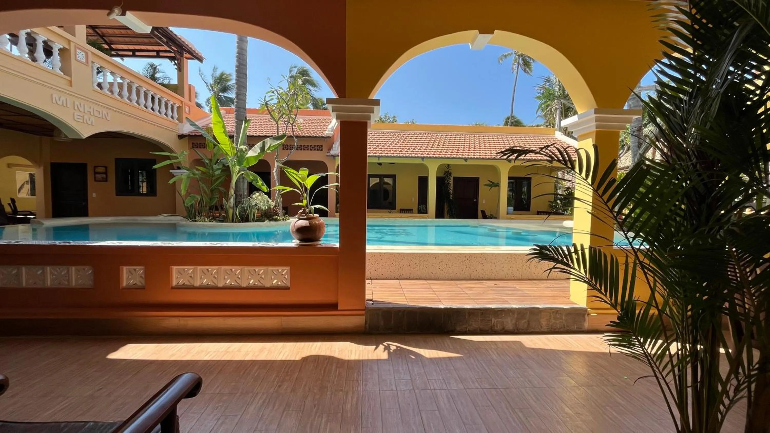 Pool view in Mi Nhon Em Hotel Muine